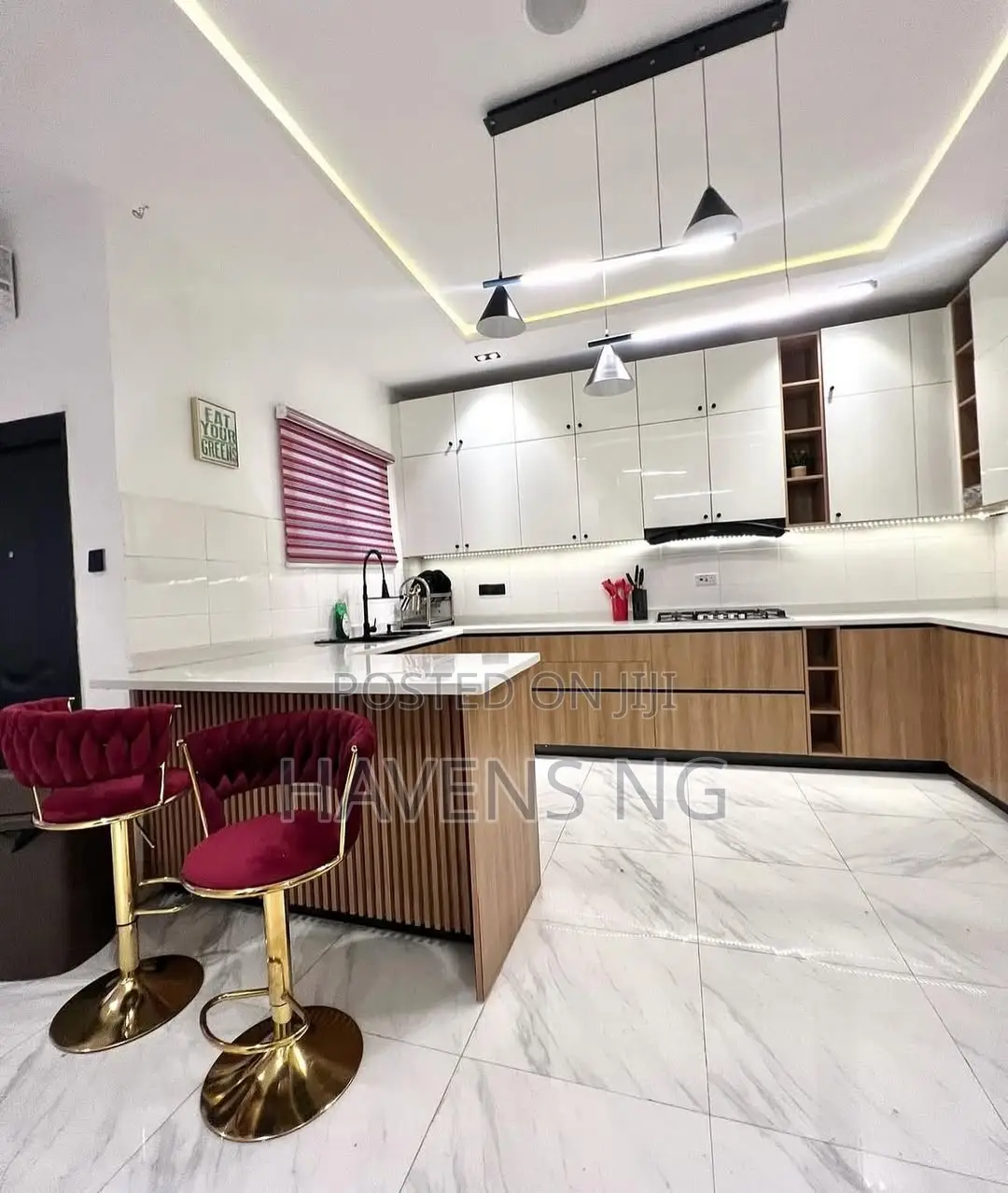Luxurious Three Bedroom Stunning Apartment