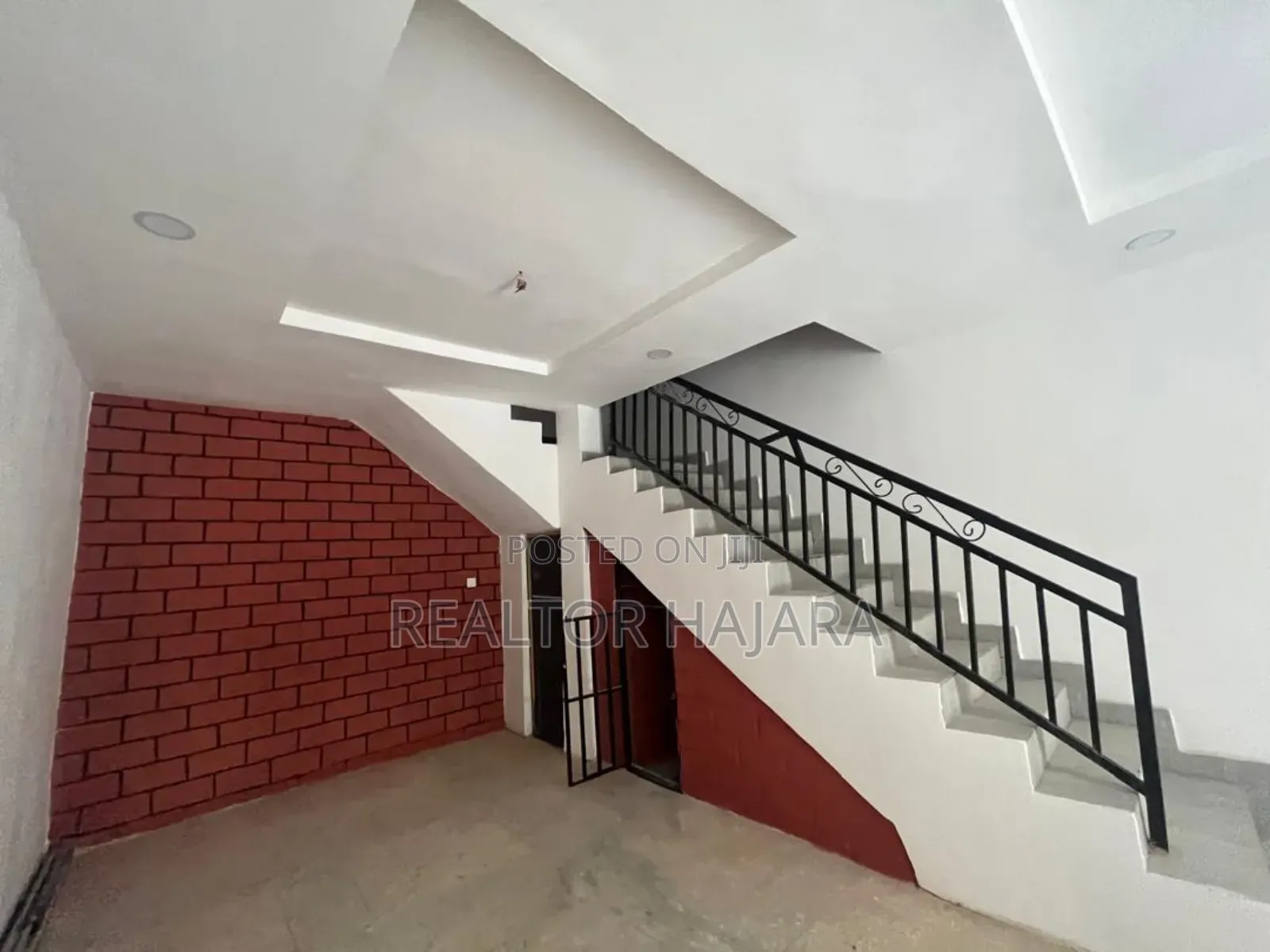Warehouse Shop for Sale at Fo1 Building Material Market
