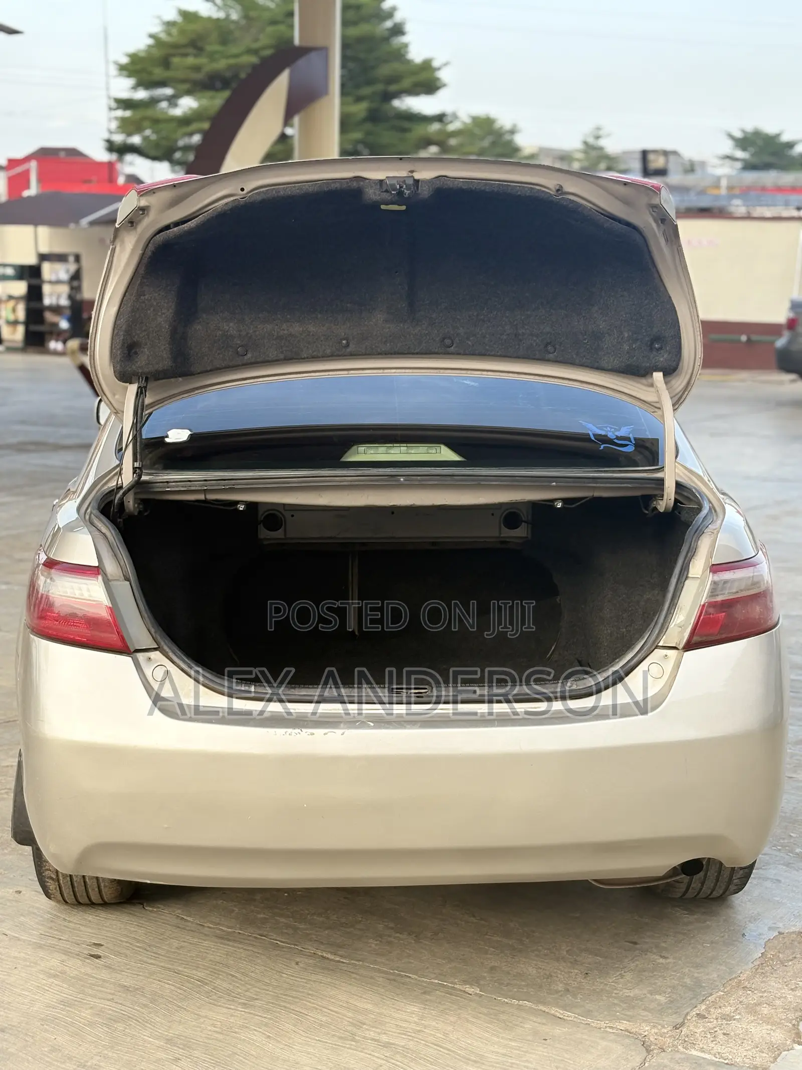 Toyota Camry LE 4dr Sedan (2.4L 4cyl 5A) 2008 Gold