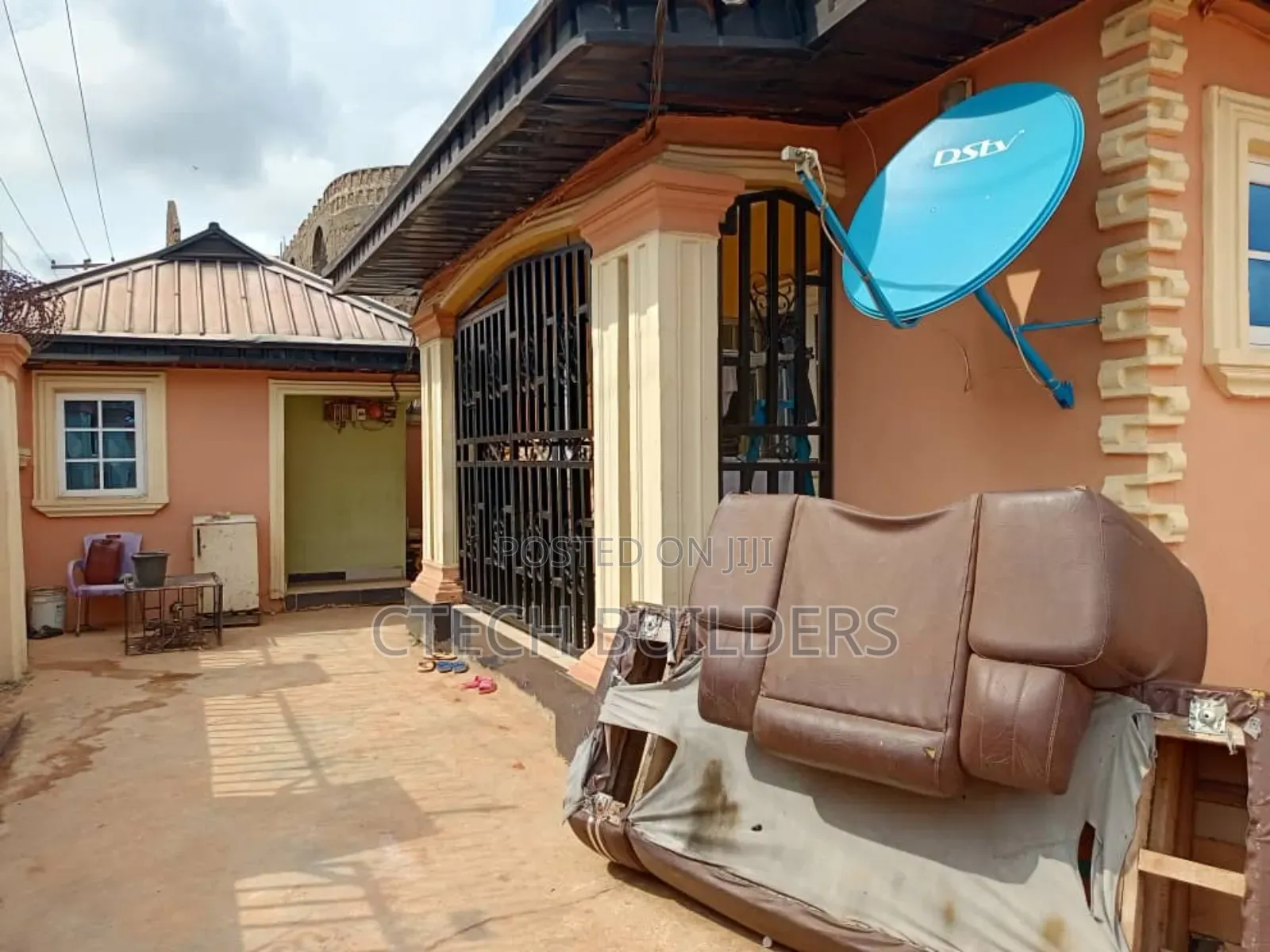 5bdrm Bungalow in Benin City for sale