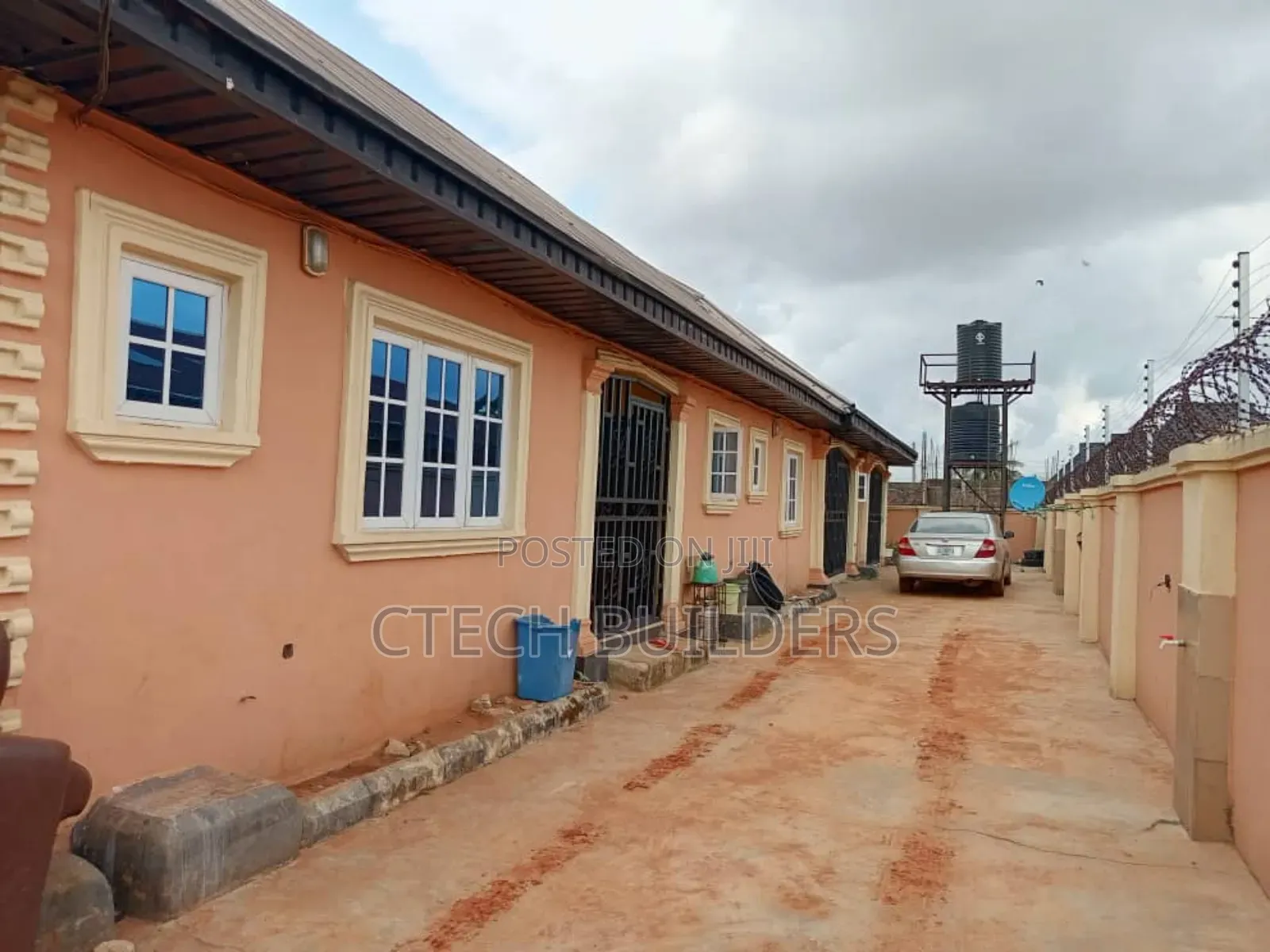5bdrm Bungalow in Benin City for sale