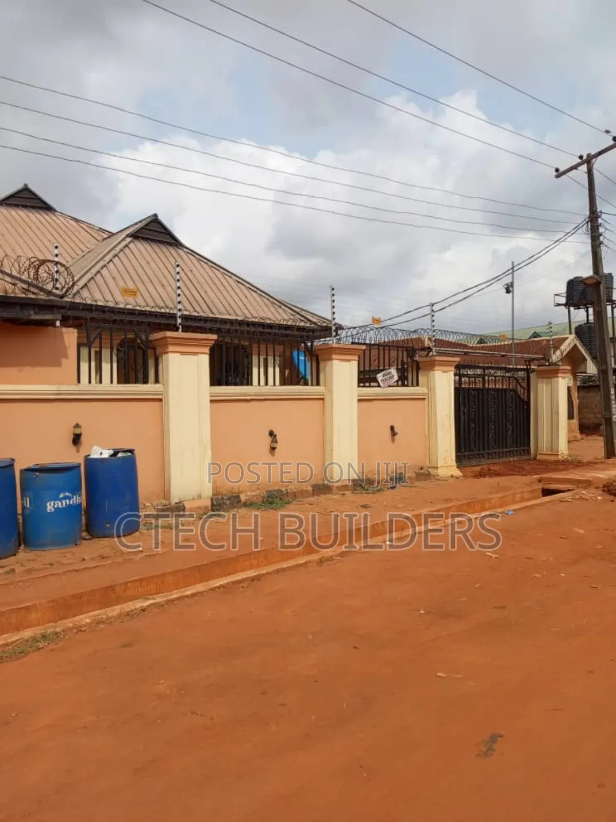 5bdrm Bungalow in Benin City for sale