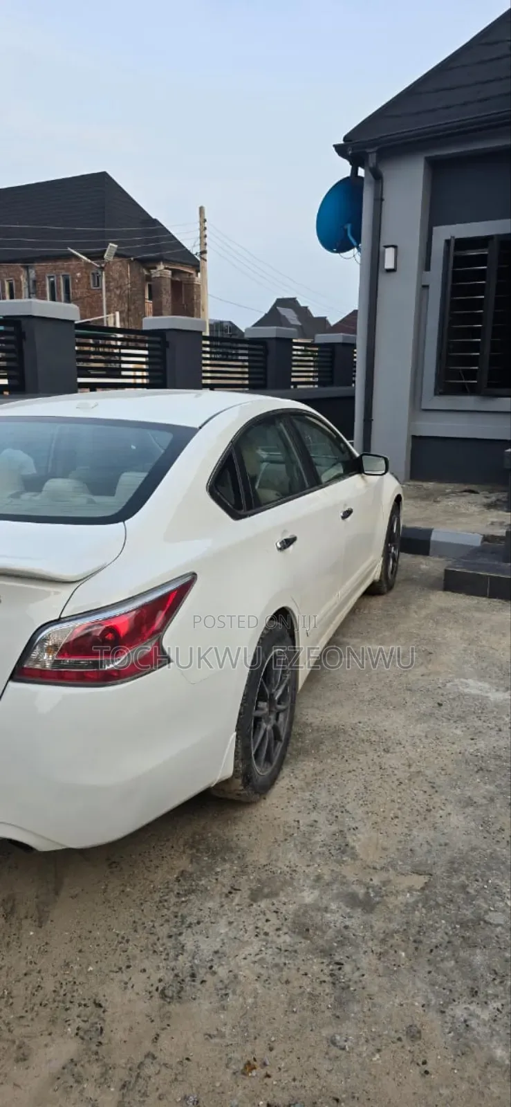 Nissan Altima 2015 White