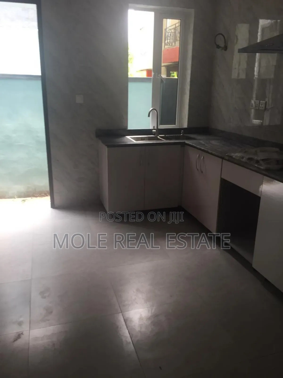 Furnished 3bdrm Apartment in Illupeju Estate, Ilupeju for sale
