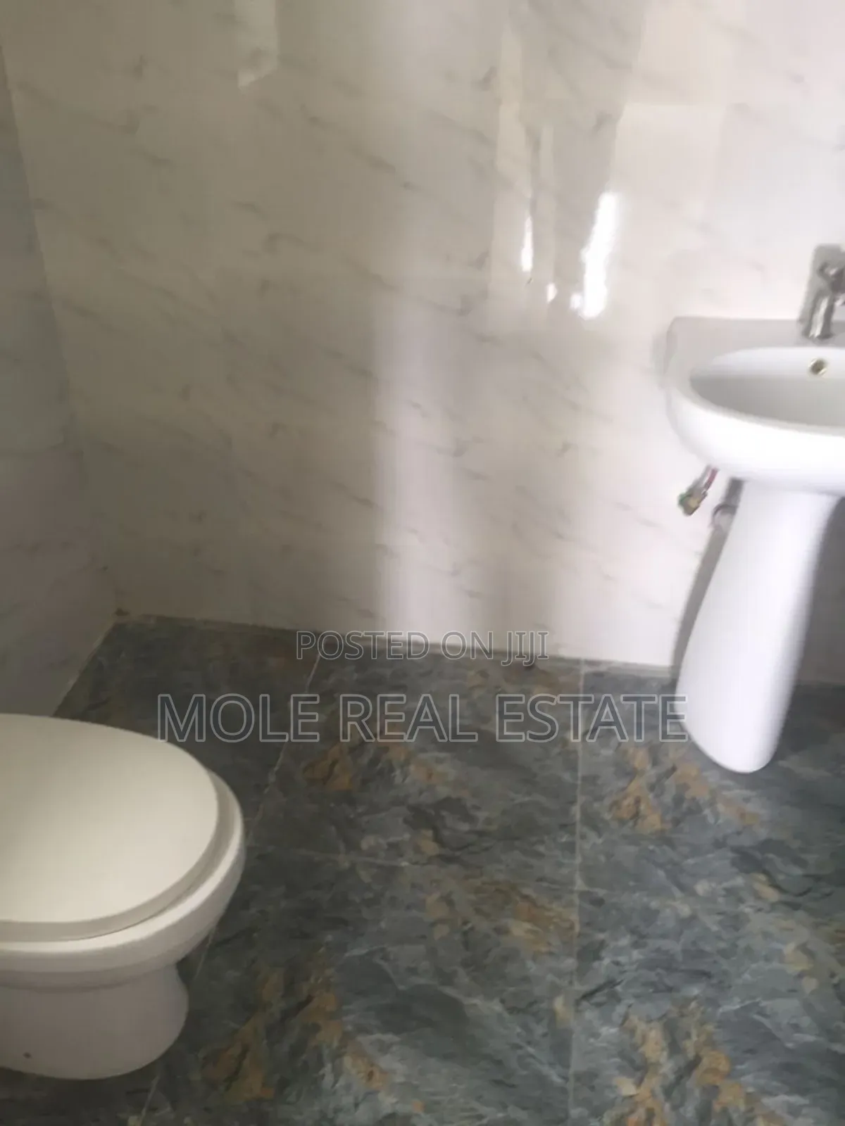 Furnished 3bdrm Apartment in Illupeju Estate, Ilupeju for sale