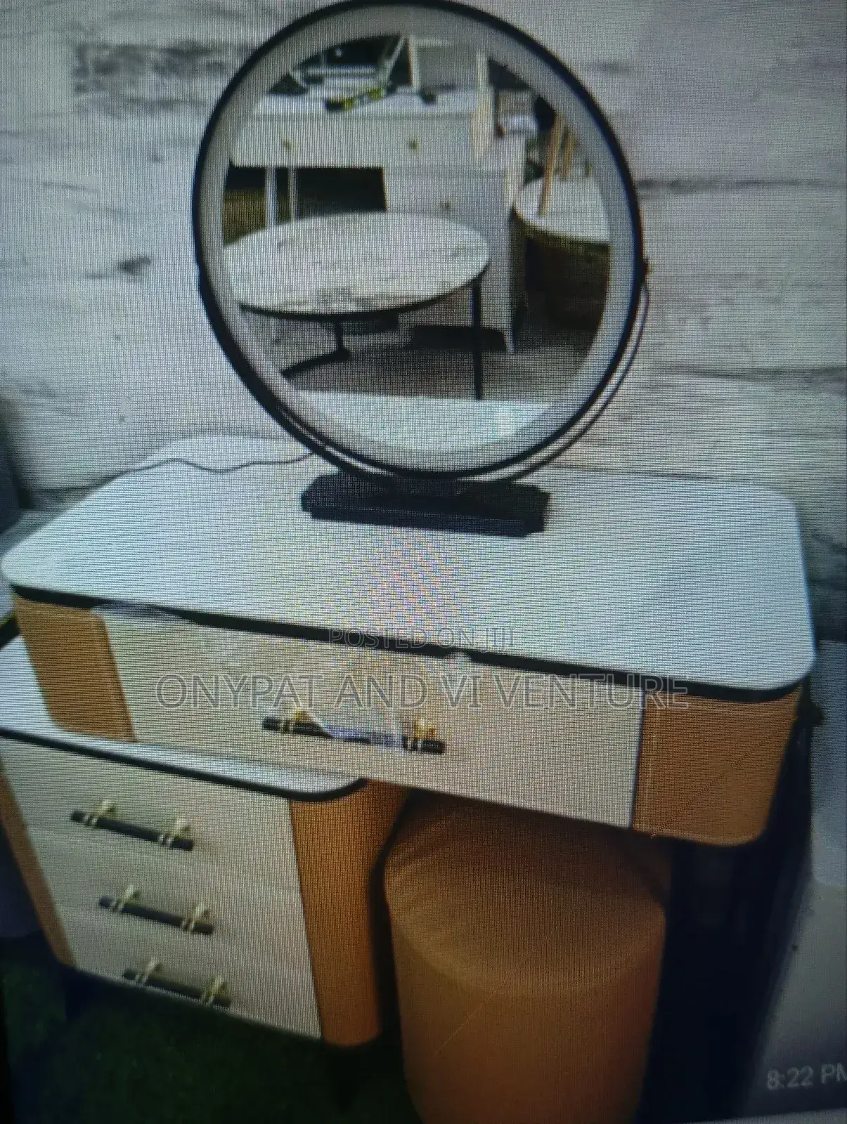 High Quality Makeup Set With Drawers Table Chair And Mirror