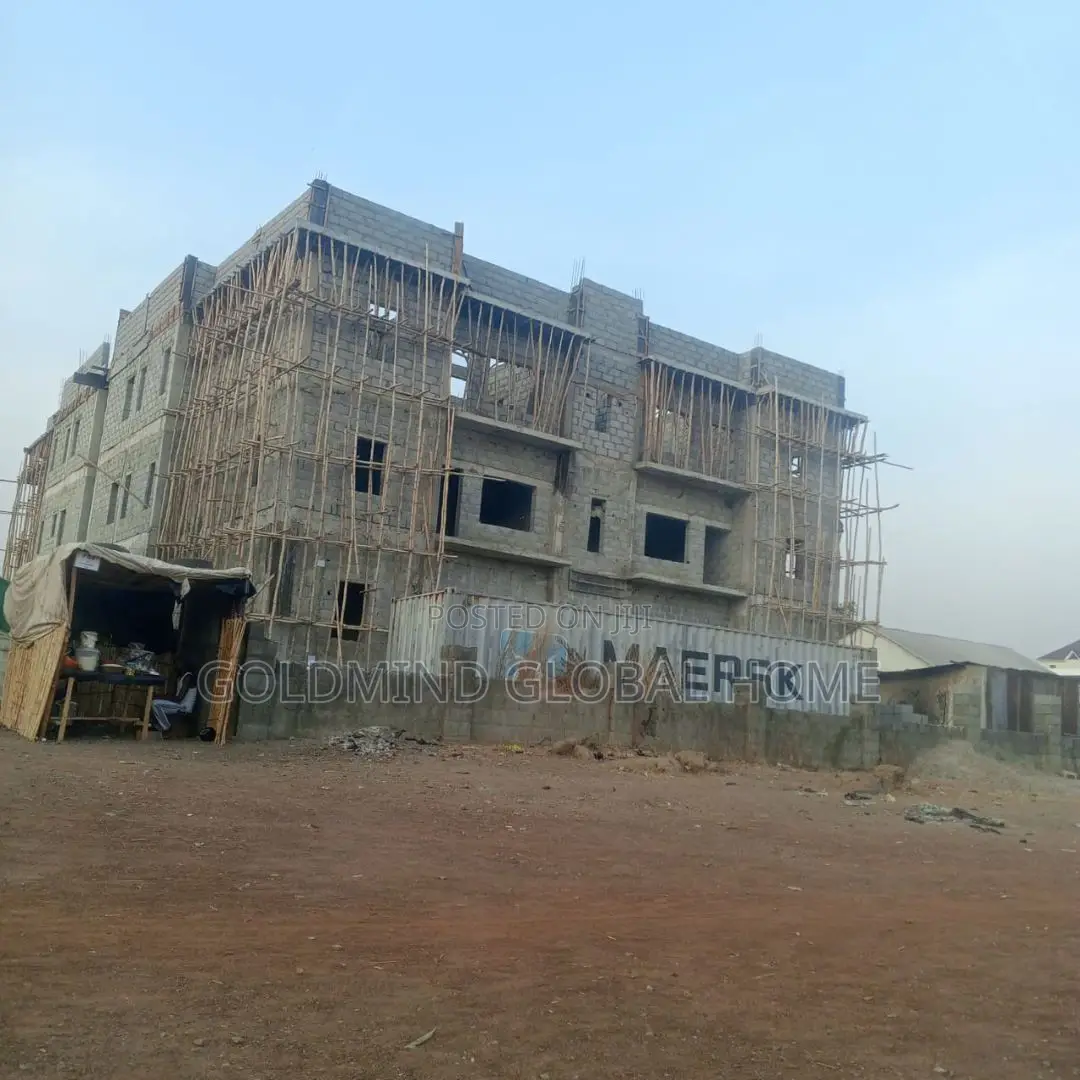 3bdrm Block Of Flats In Mabushi For Sale