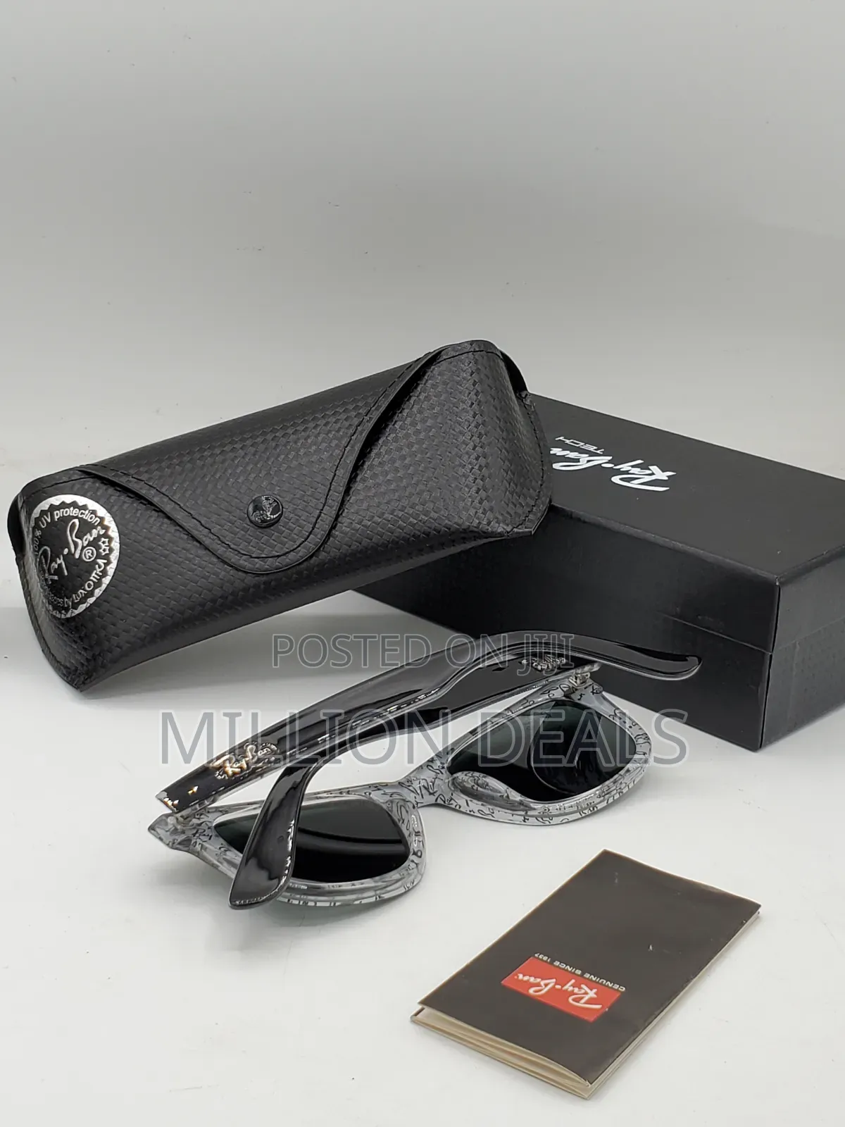Water Inspires Pattern Men's Wayfarer Sunglasses
