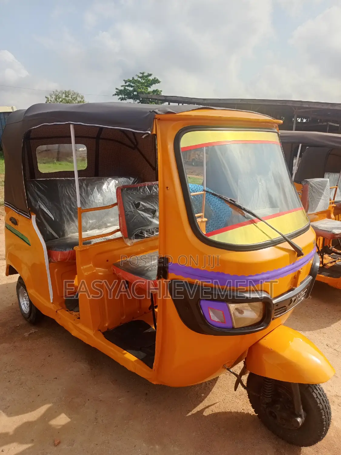 TVS Apache 160 4V 2023 Yellow
