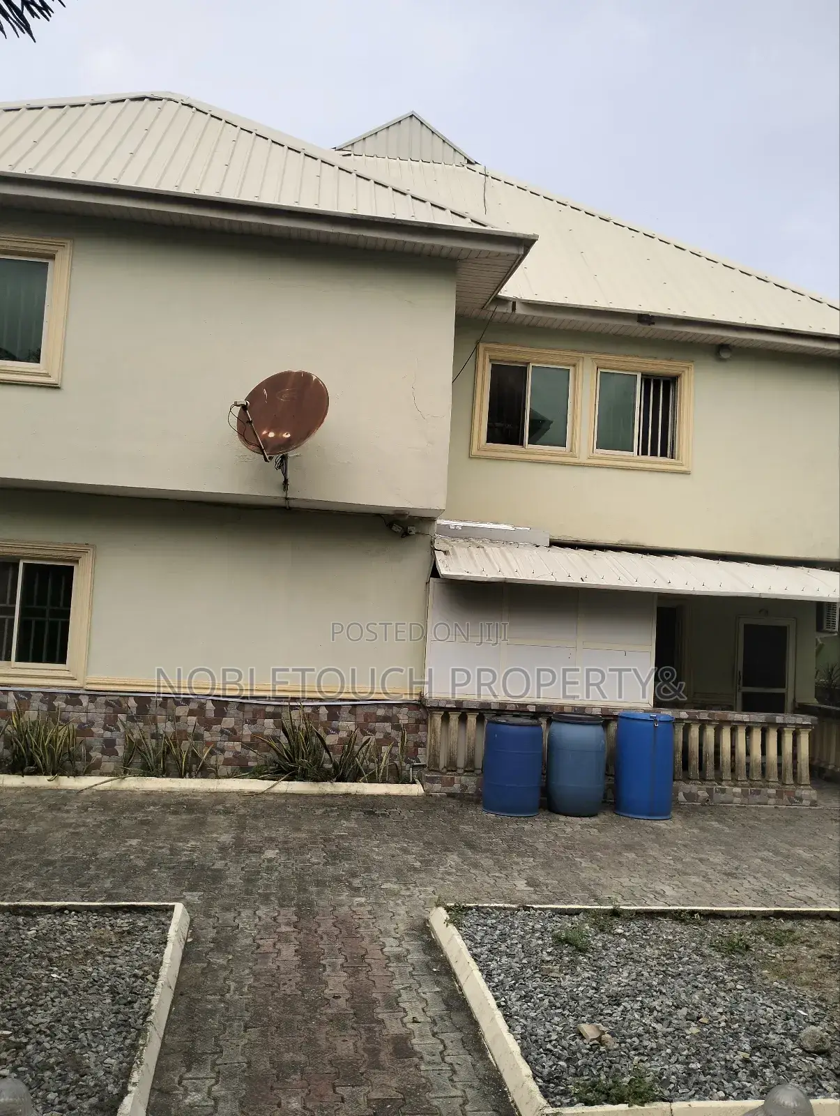 5bdrm Duplex in Ajao Estate Isolo for sale