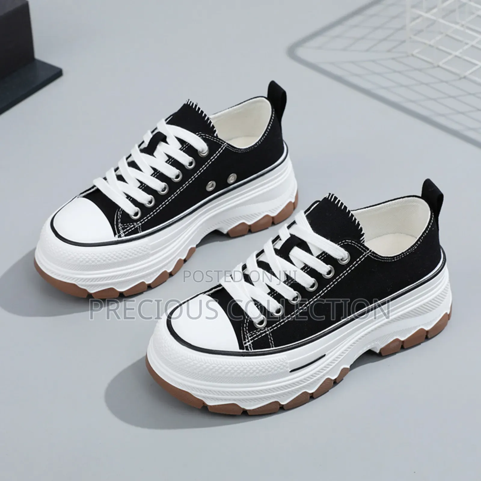 Ladies Classic Double Sole Lace Up Sneakers