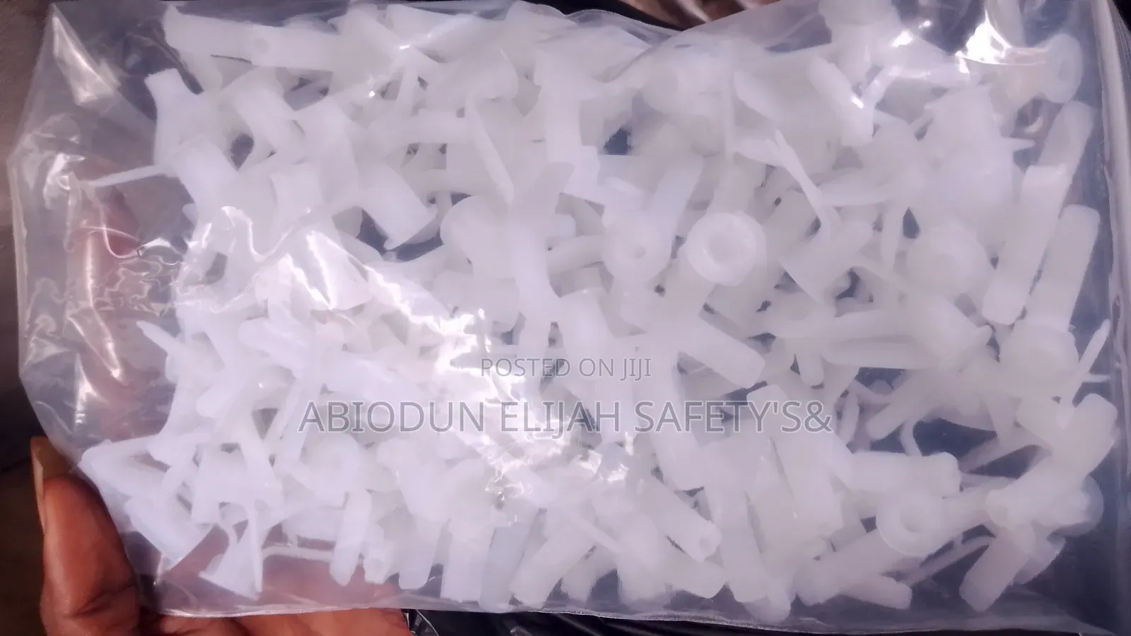 Original Quality Butterfly Fishure Peg by 200 Picies in Pack