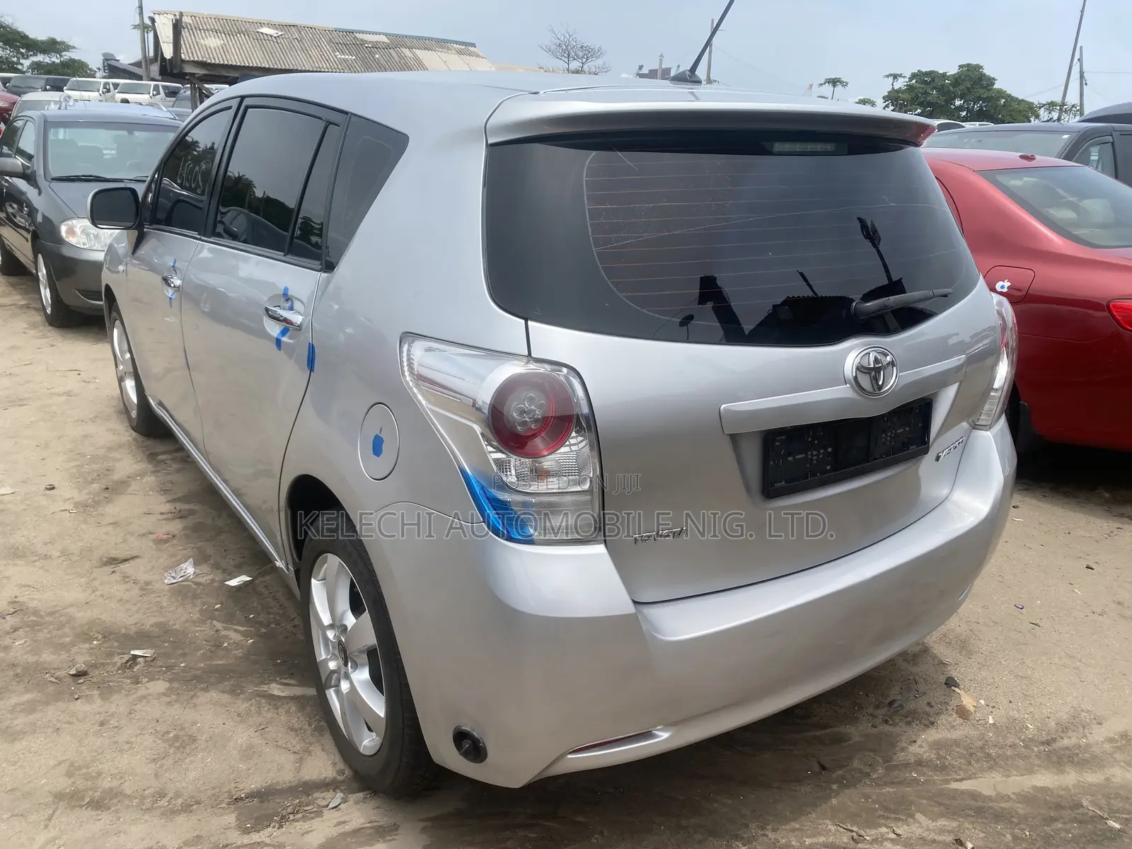 Toyota Verso 1.8 2013 Silver