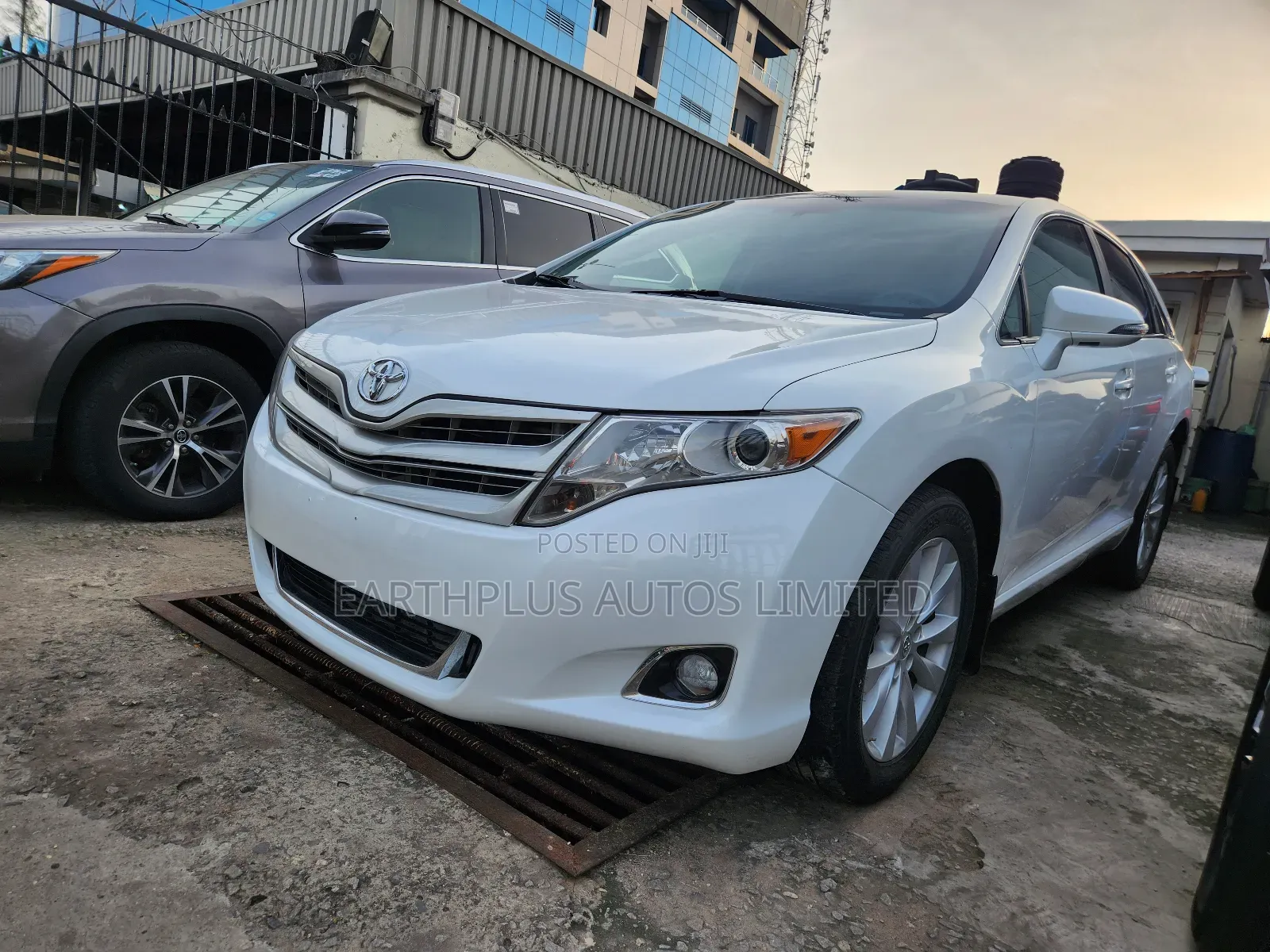 Toyota Venza XLE 4dr Wagon AWD (2.7L 4cyl 6A) 2015 White
