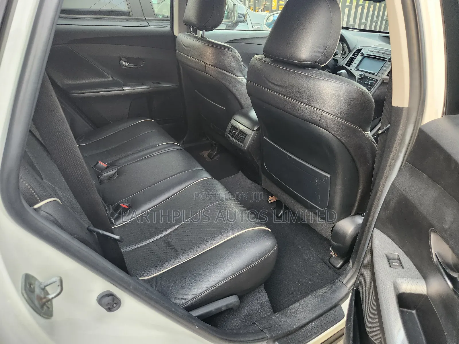 Toyota Venza XLE 4dr Wagon AWD (2.7L 4cyl 6A) 2015 White