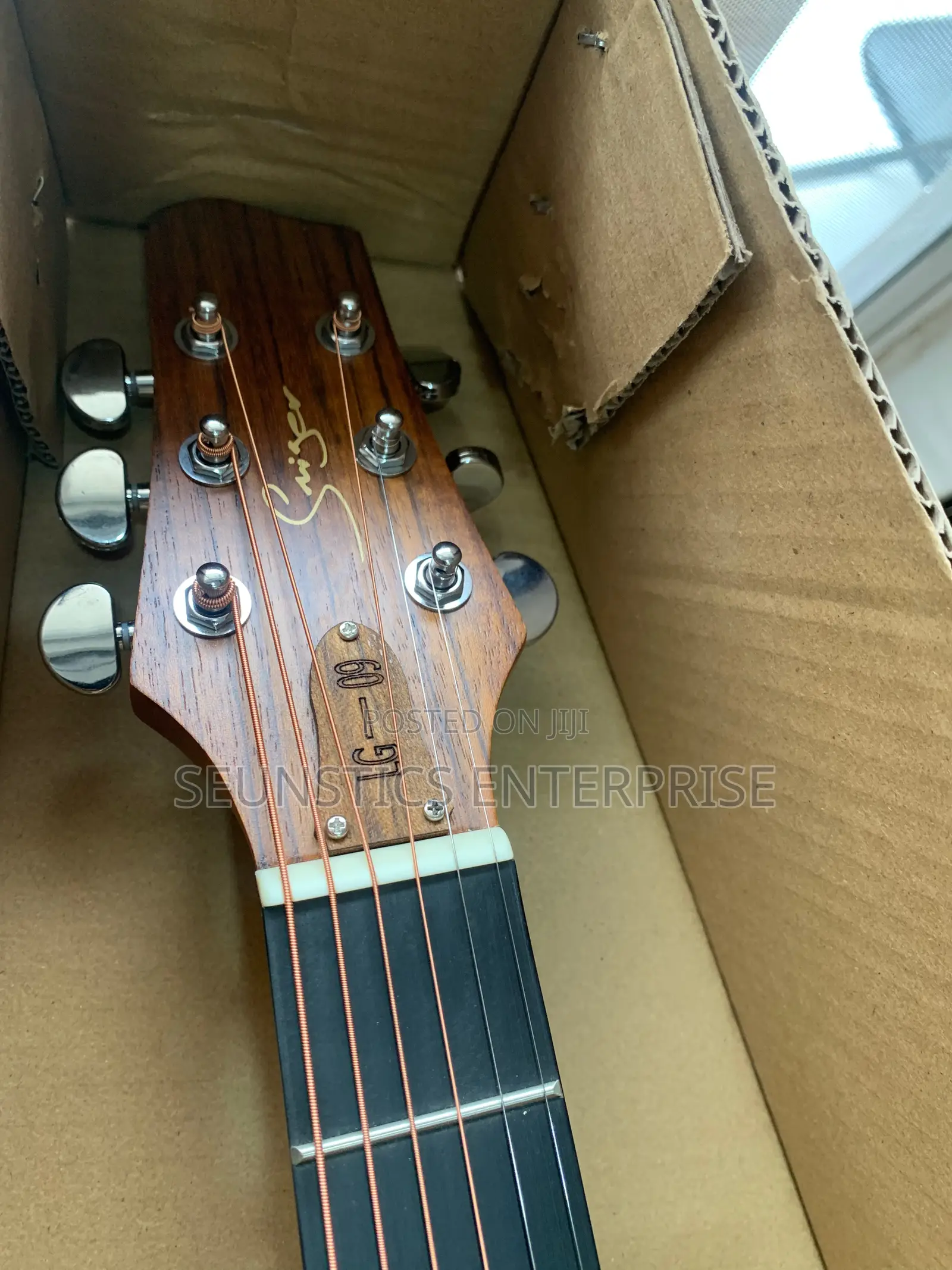 Sweet Smiger Lg 09 Eq Electro Acoustic Guitar