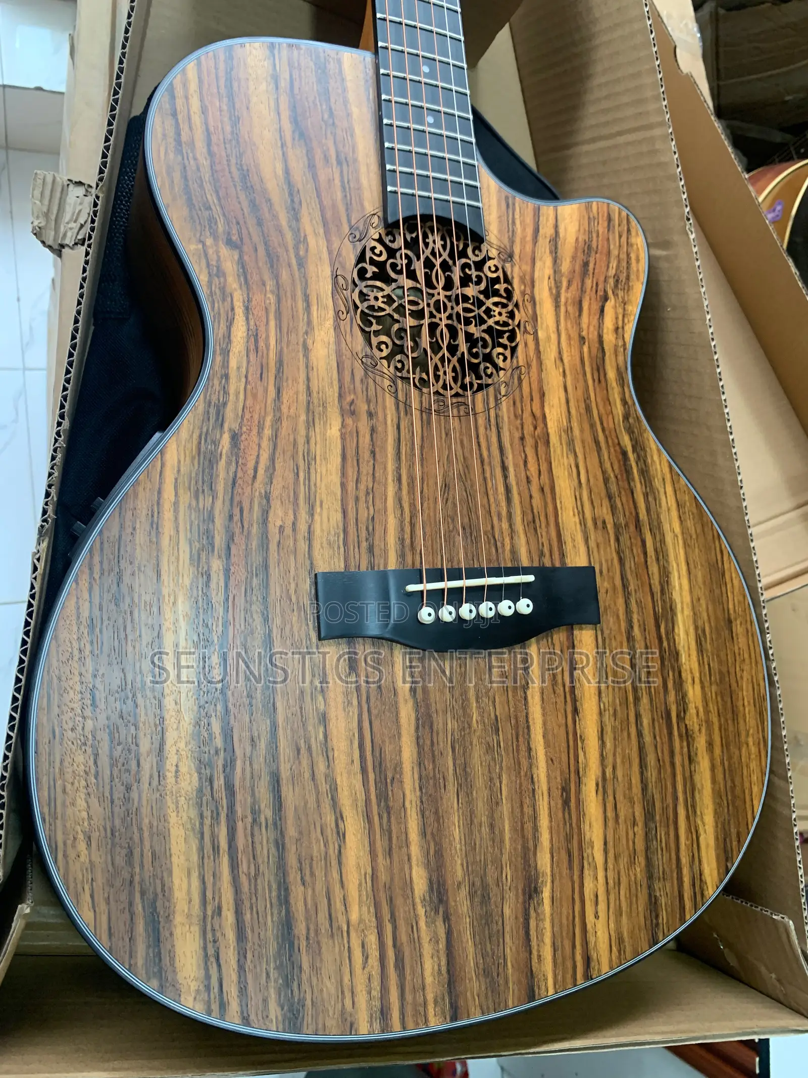 Sweet Smiger Lg 09 Eq Electro Acoustic Guitar