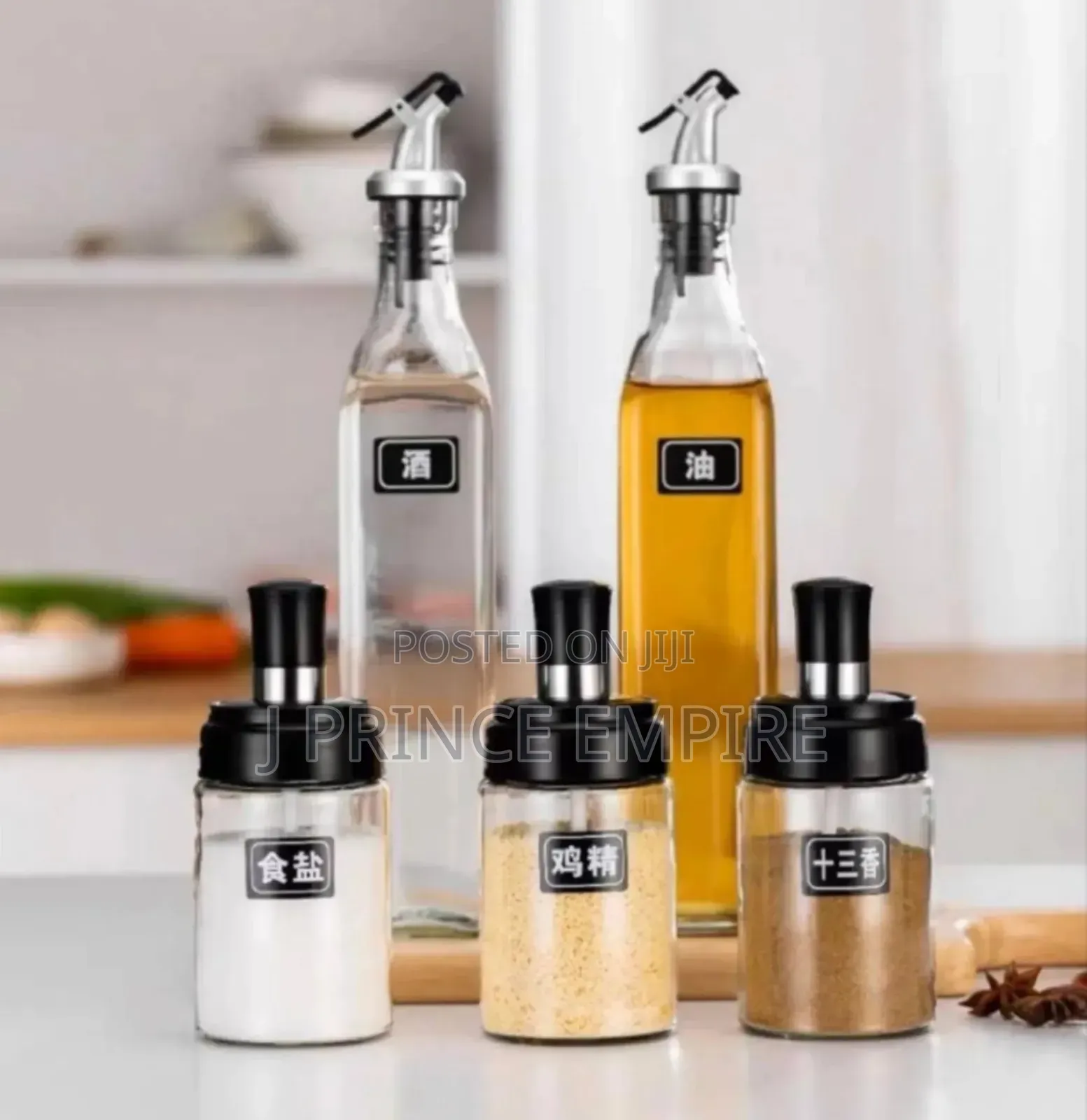 5 Piece Glass Spice Set
/ 3 Spice Jars, 2 Oil and Sauce.