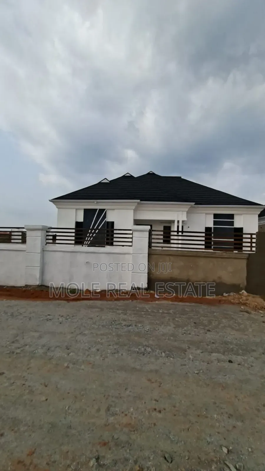 3bdrm Bungalow in 500, Obafemi-Owode for sale