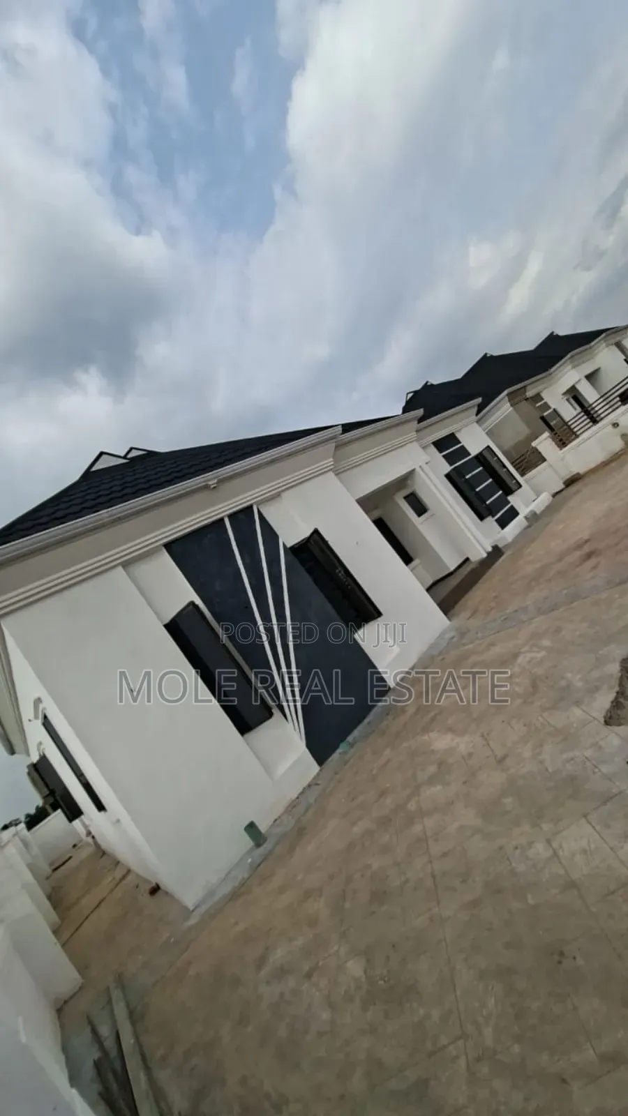 3bdrm Bungalow in 500, Obafemi-Owode for sale