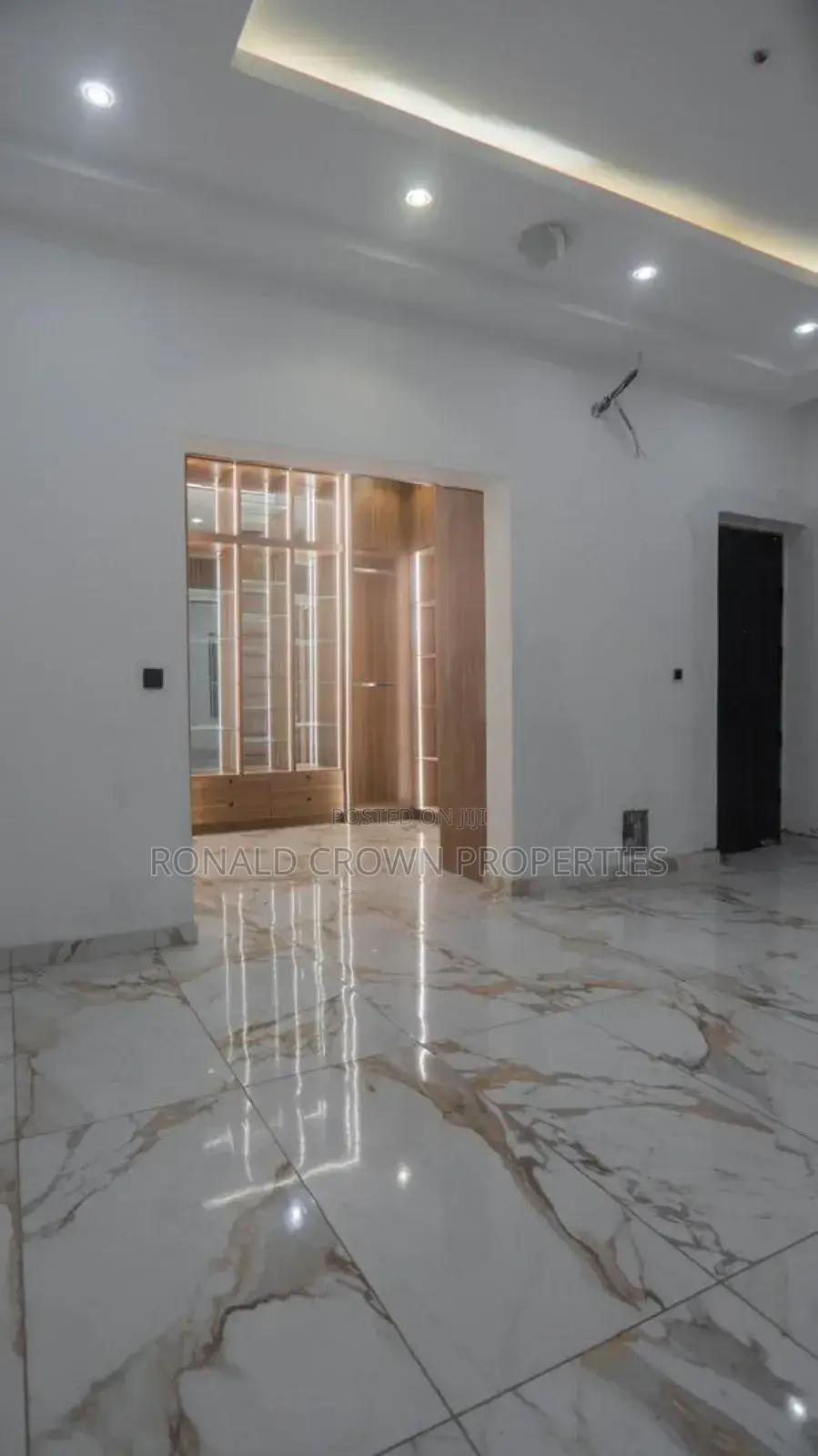 5bdrm Duplex in Lekki Phase 1 for sale
