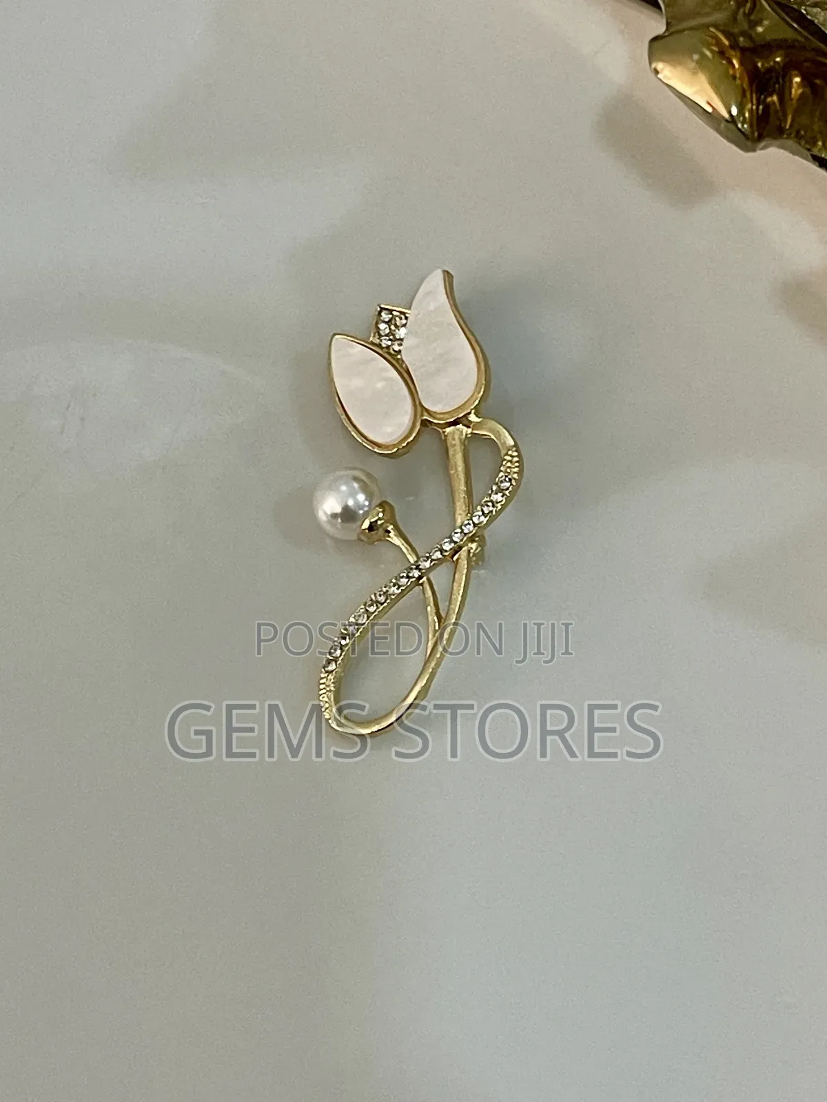 Sophisticated Statement Brooches for Women