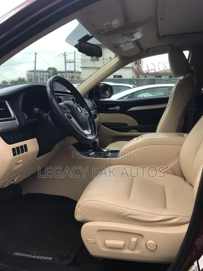 Toyota Highlander XLE 4dr SUV AWD (3.5L 6cyl 6A) 2015 Burgundy
