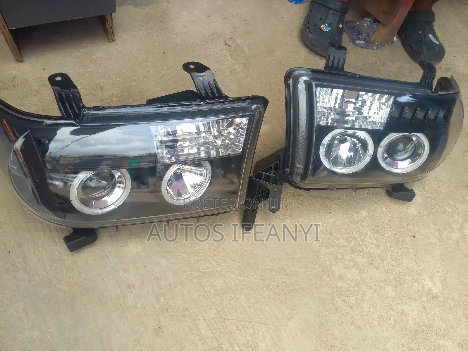 Headlight for Toyota Tundra an Sequoia 2010 Available