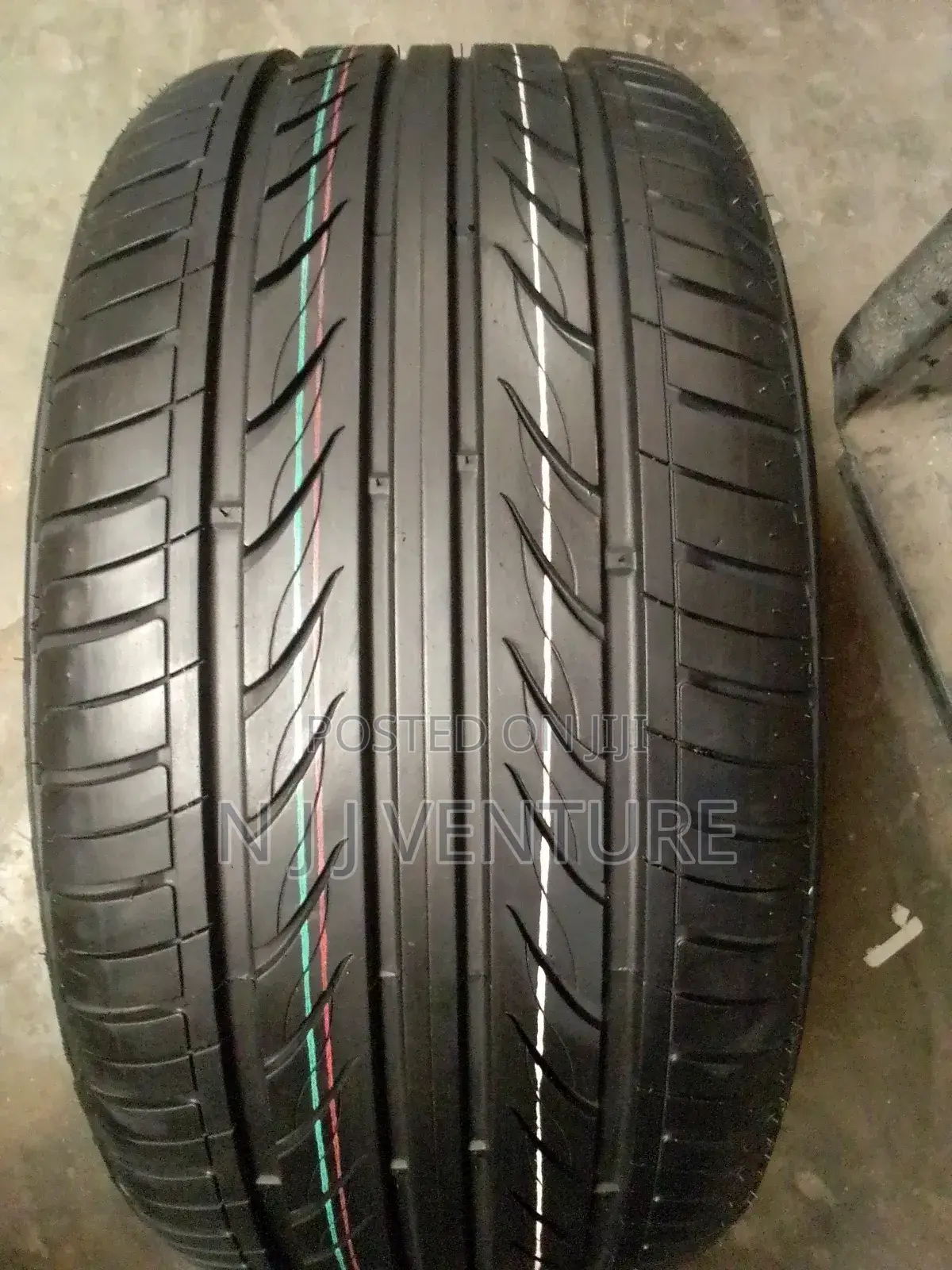 255 40 R18 Non China