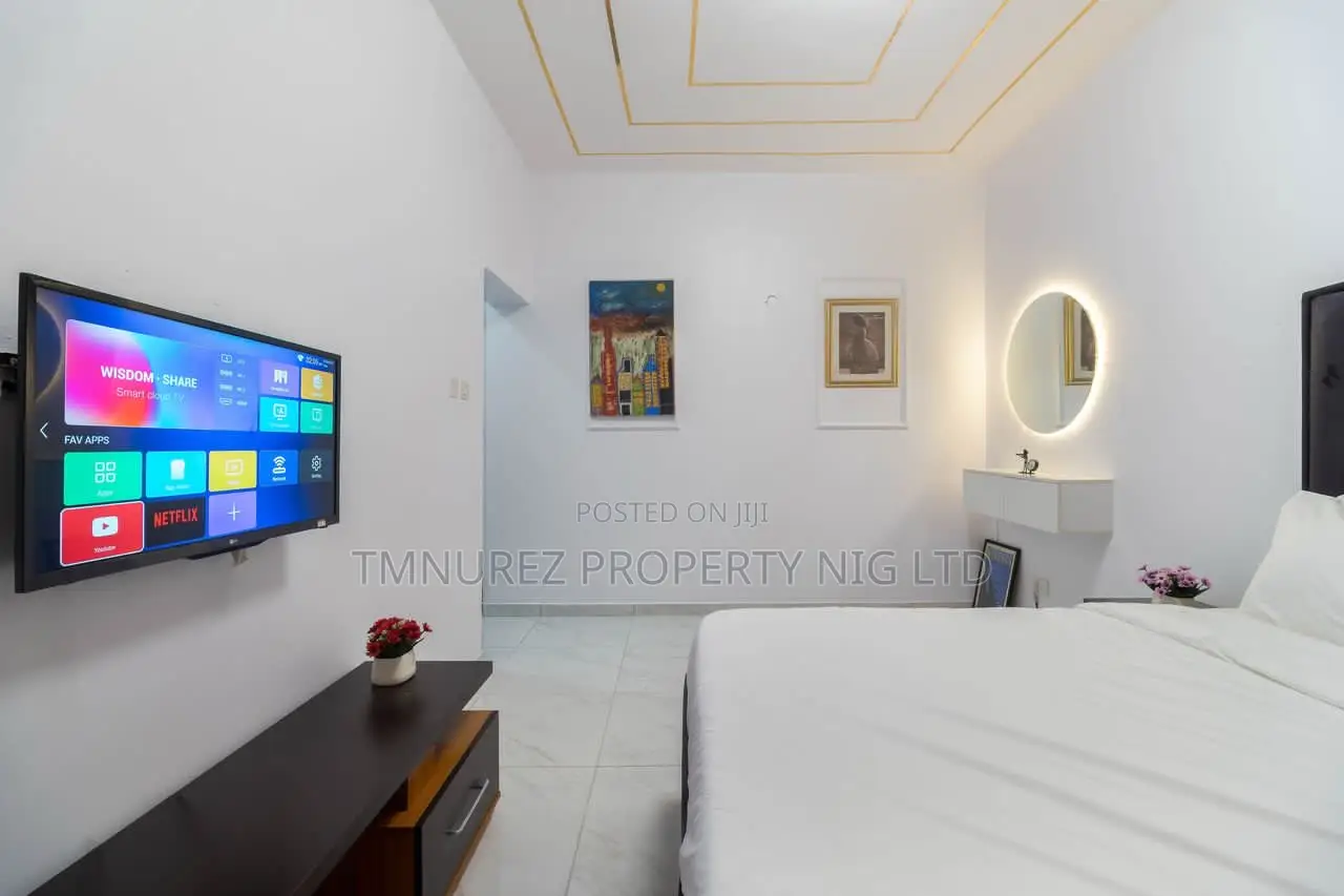 Furnished 3bdrm Apartment in Lekki Phase1 for rent