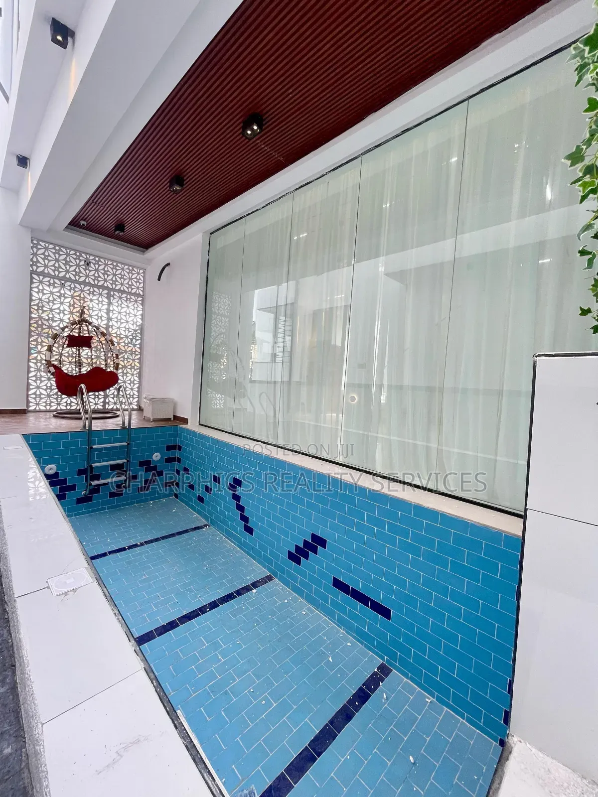 5bdrm Duplex in Idado for sale