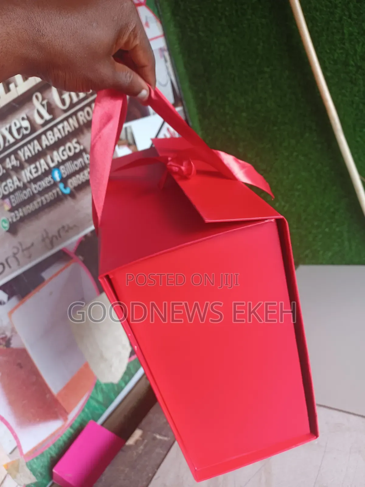Collapsible Gift Box 12×9×4 Inches