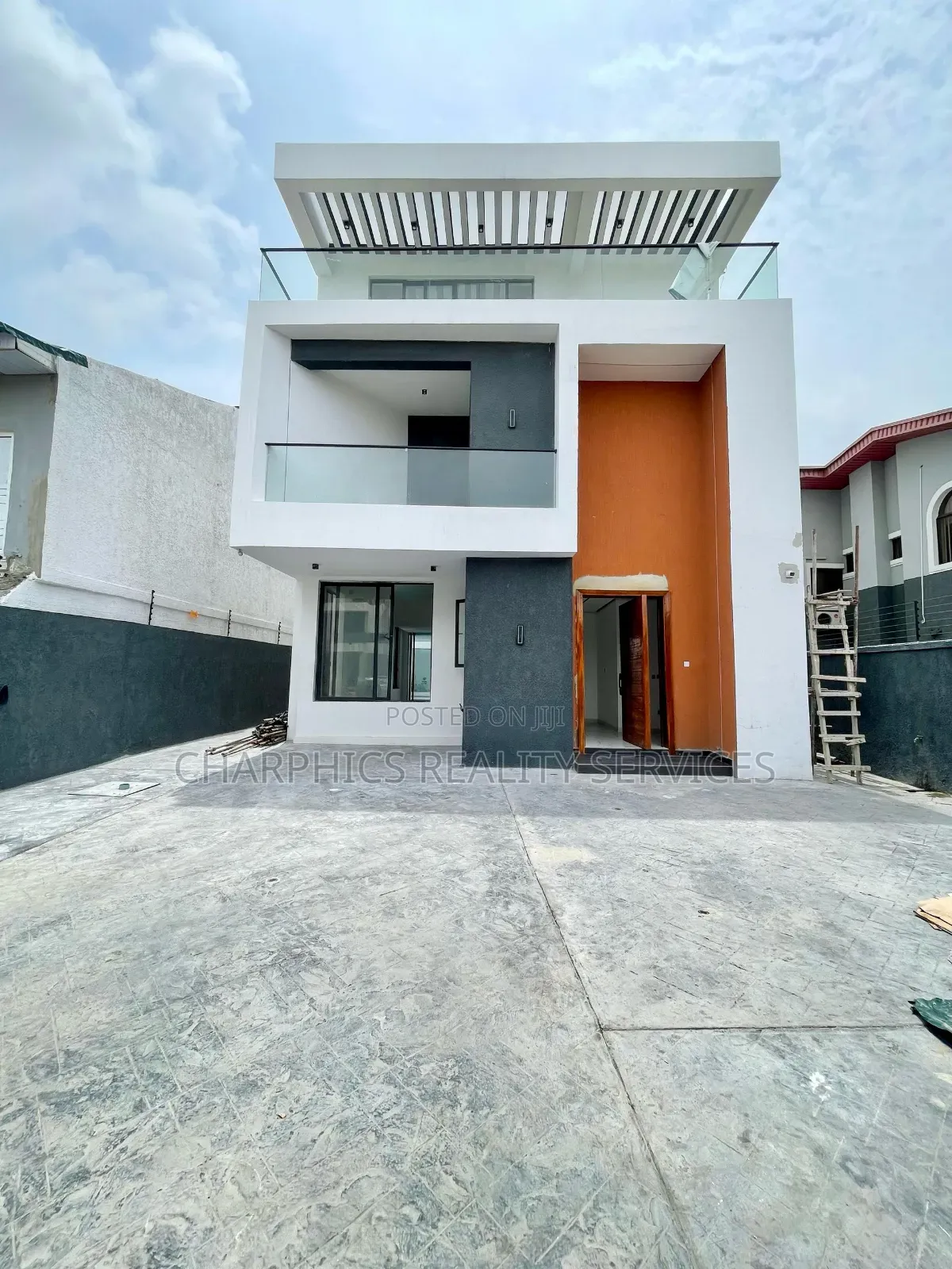 5bdrm Duplex in Lekki Phase 1 for sale
