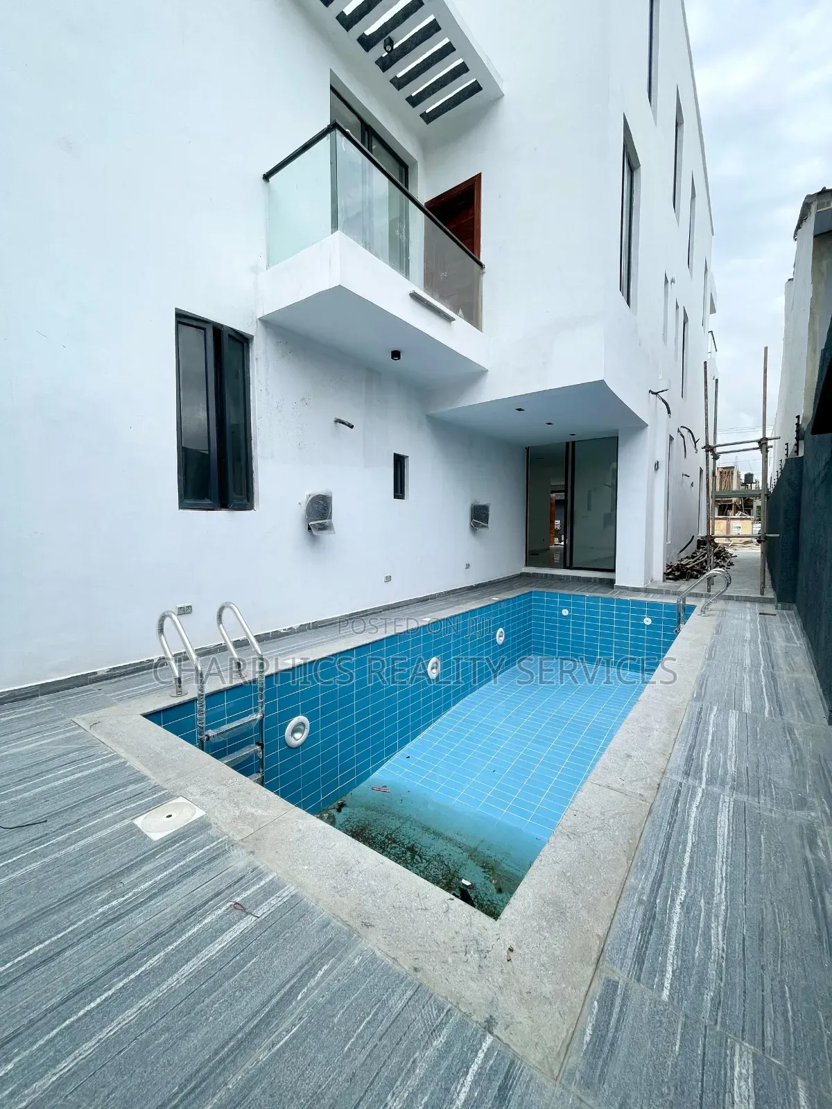 5bdrm Duplex in Lekki Phase 1 for sale