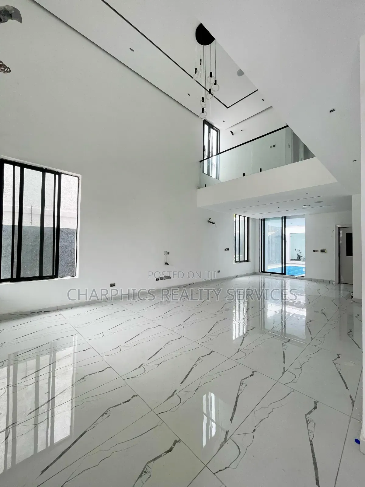 5bdrm Duplex in Lekki Phase 1 for sale