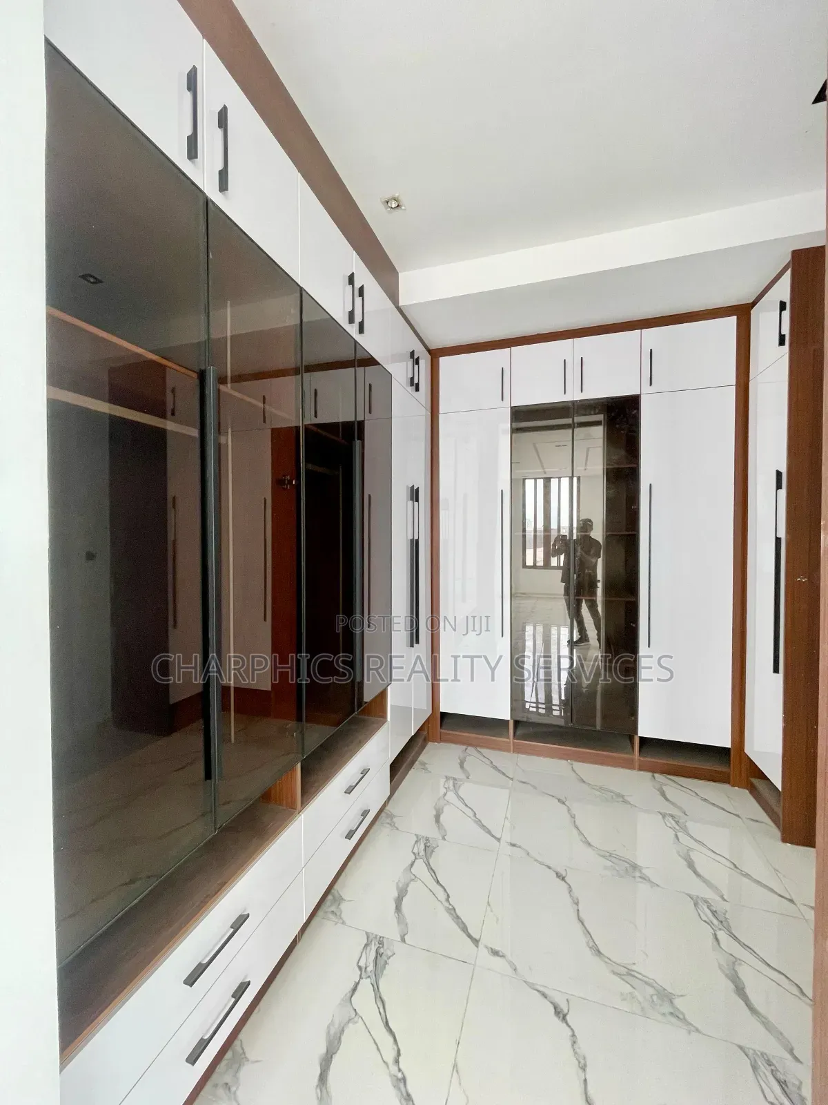 5bdrm Duplex in Lekki Phase 1 for sale
