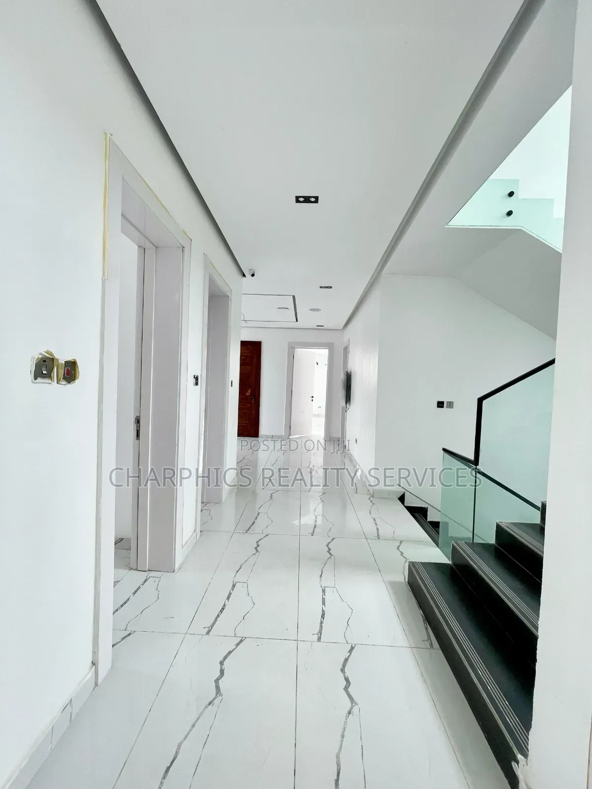 5bdrm Duplex in Lekki Phase 1 for sale