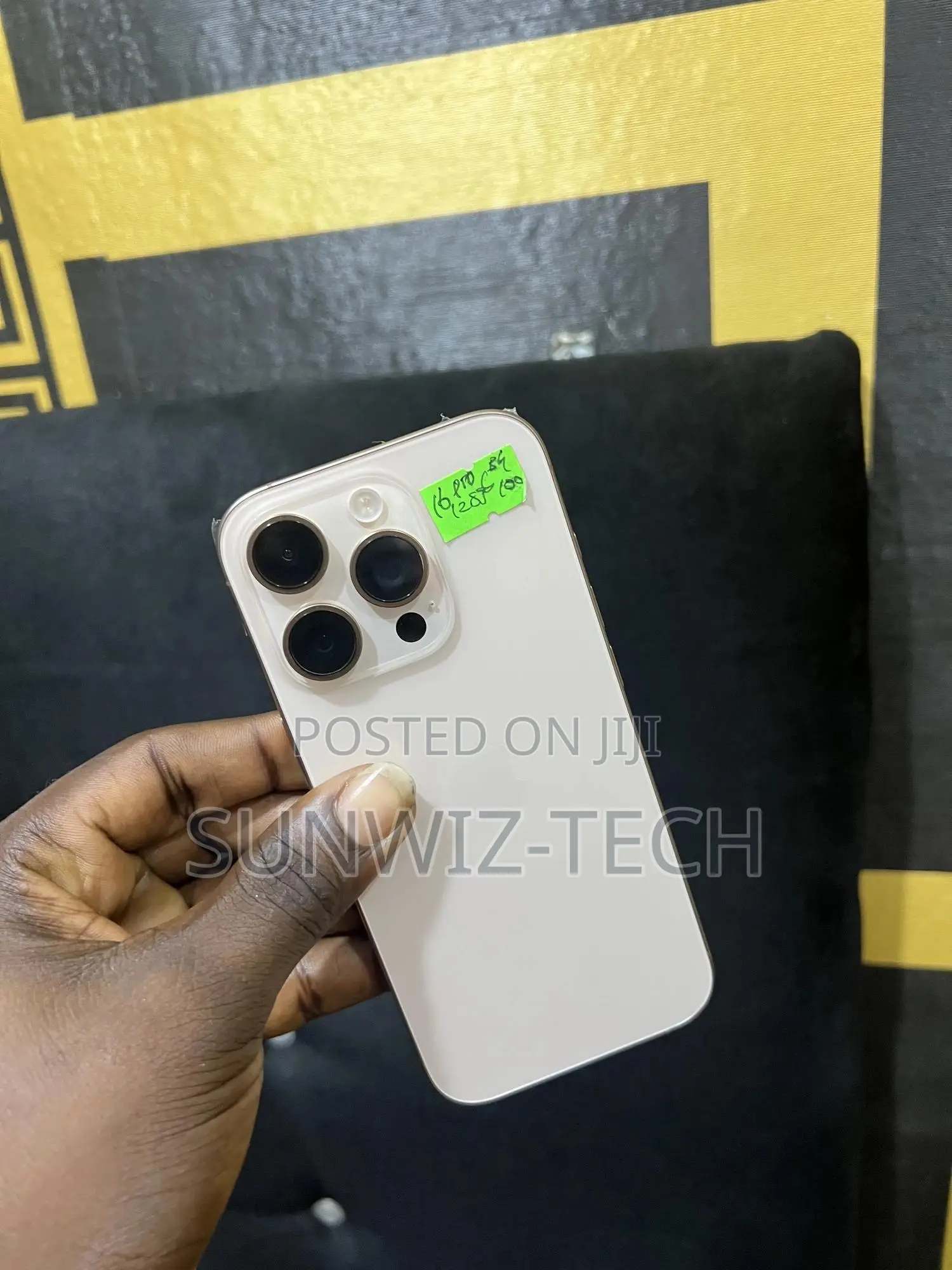 Apple iPhone 16 Pro 128 GB Gold