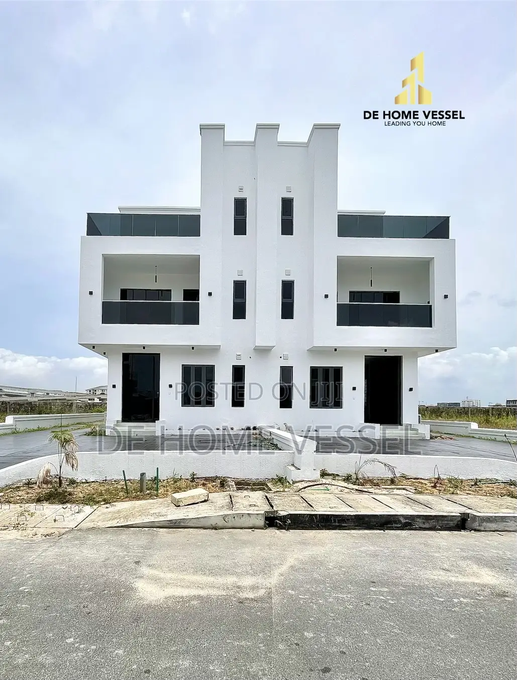 5bdrm Duplex in Ikate for sale