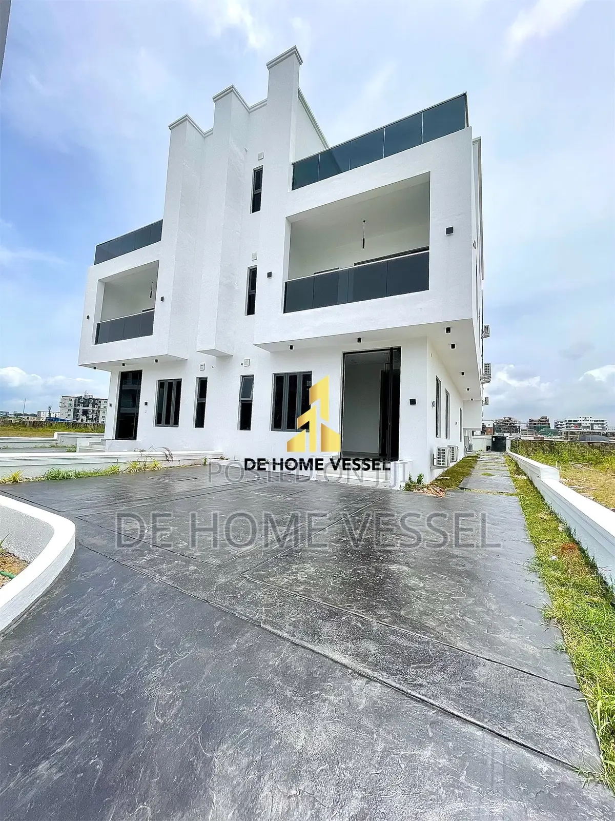 5bdrm Duplex in Ikate for sale