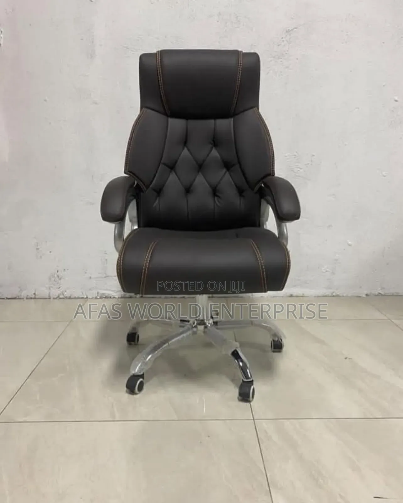 Smooth Office Chair With Swivel
