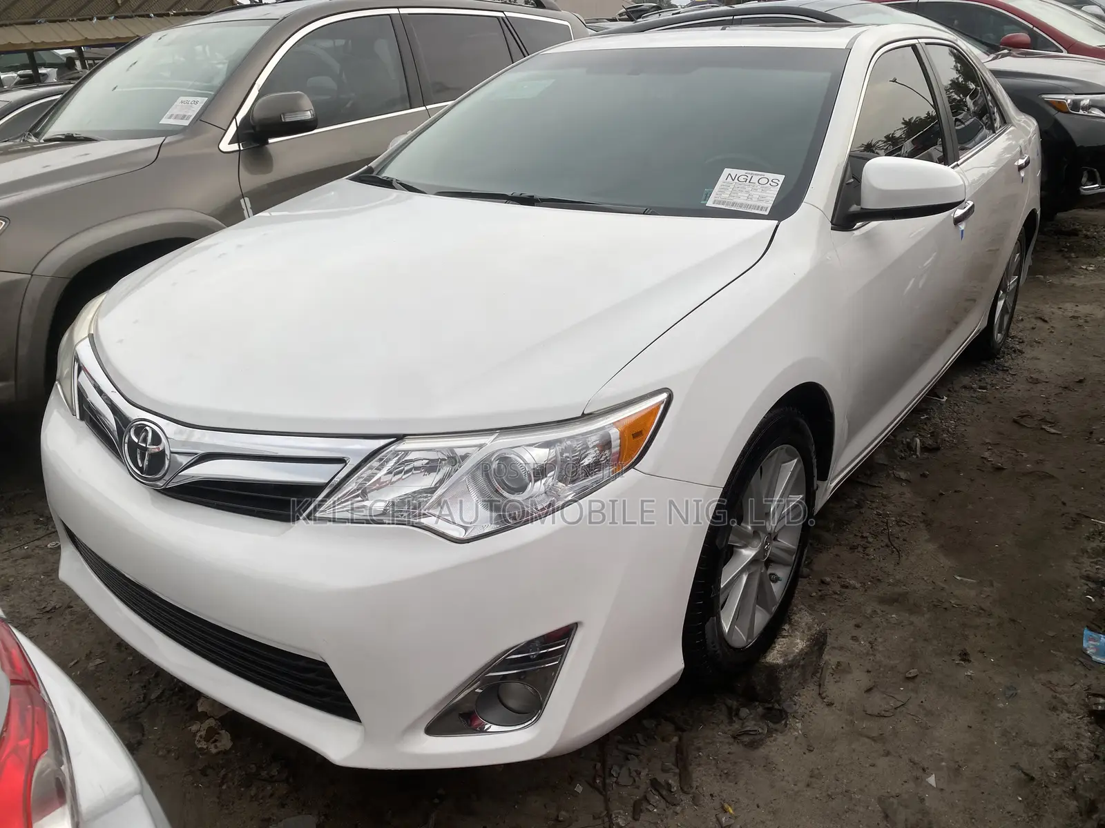 Toyota Camry XLE 4dr Sedan (2.5L 4cyl 6A) 2014 White