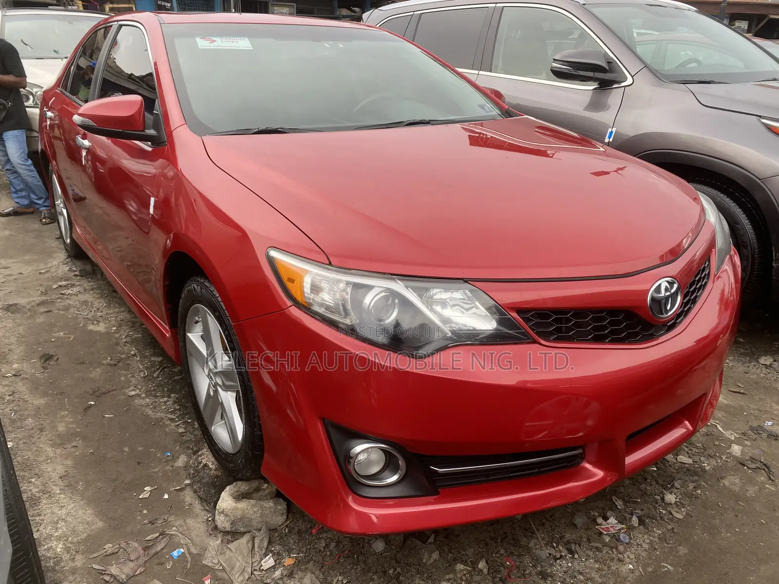 Toyota Camry SE 4dr Sedan (2.5L 4cyl 6A) 2013 Red
