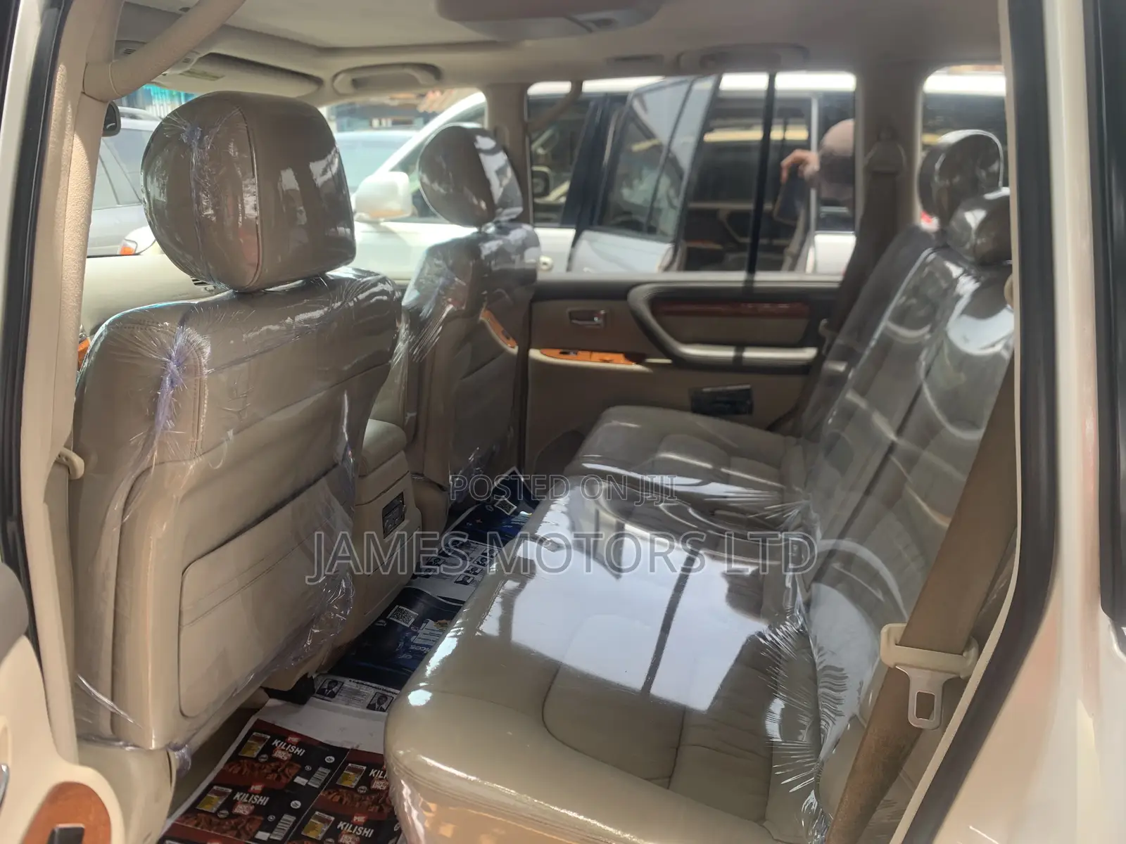 Lexus LX 470 AWD 2005 White