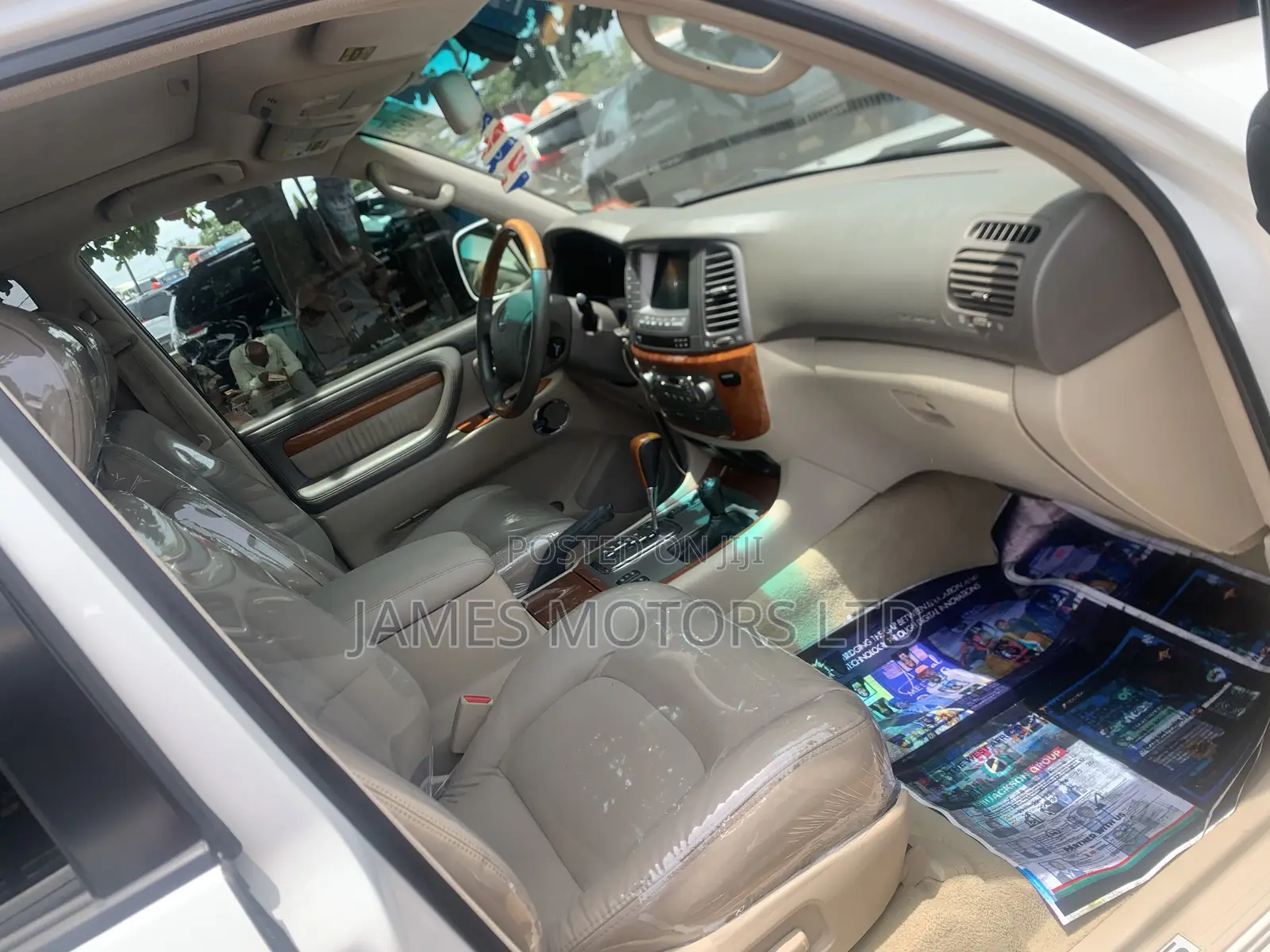 Lexus LX 470 AWD 2005 White