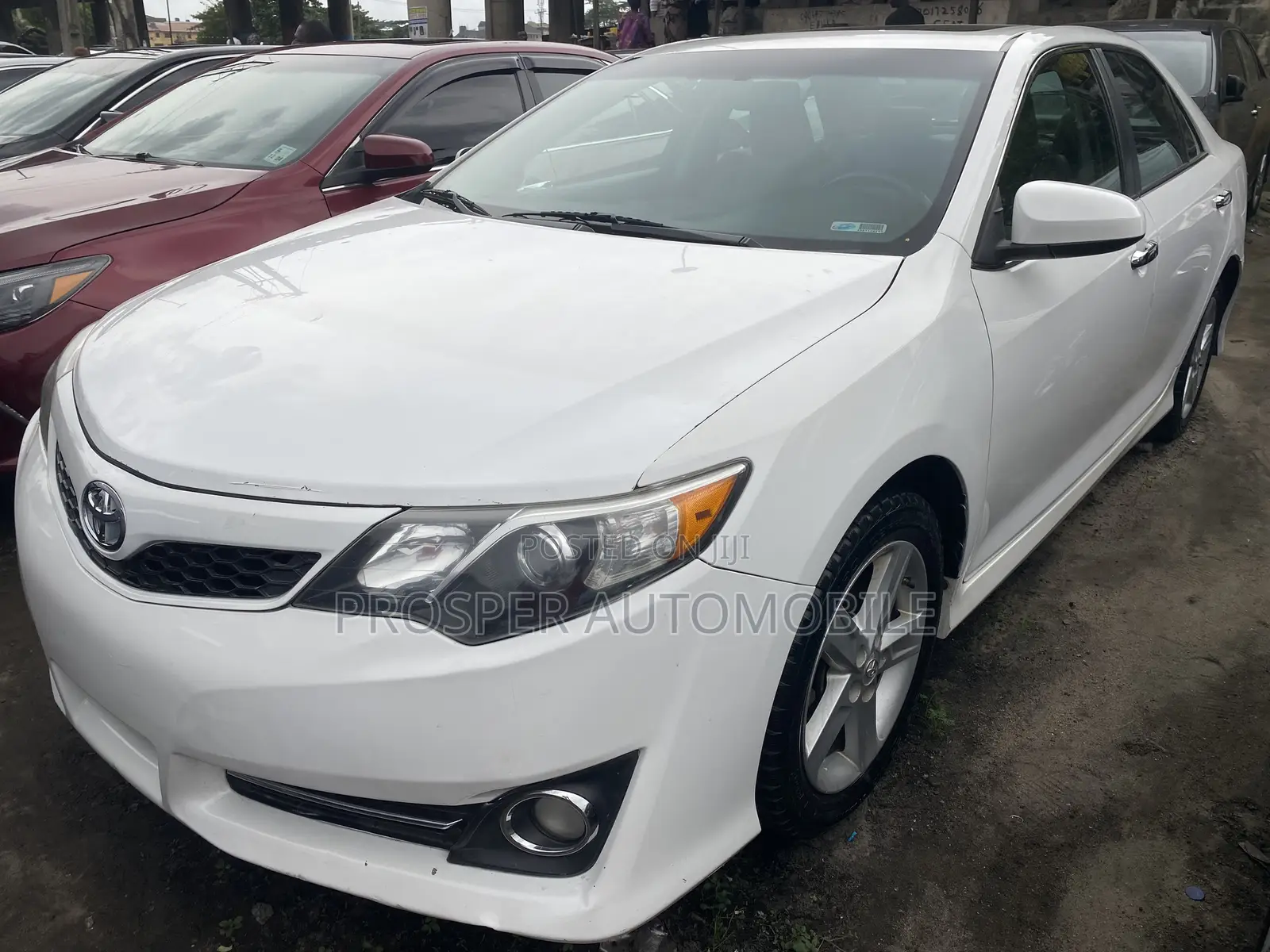 Toyota Camry SE 4dr Sedan (2.5L 4cyl 6A) 2012 White