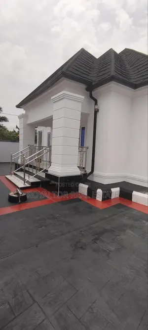 2bdrm Block of Flats in Royaltor Real Estate Benin City for sale