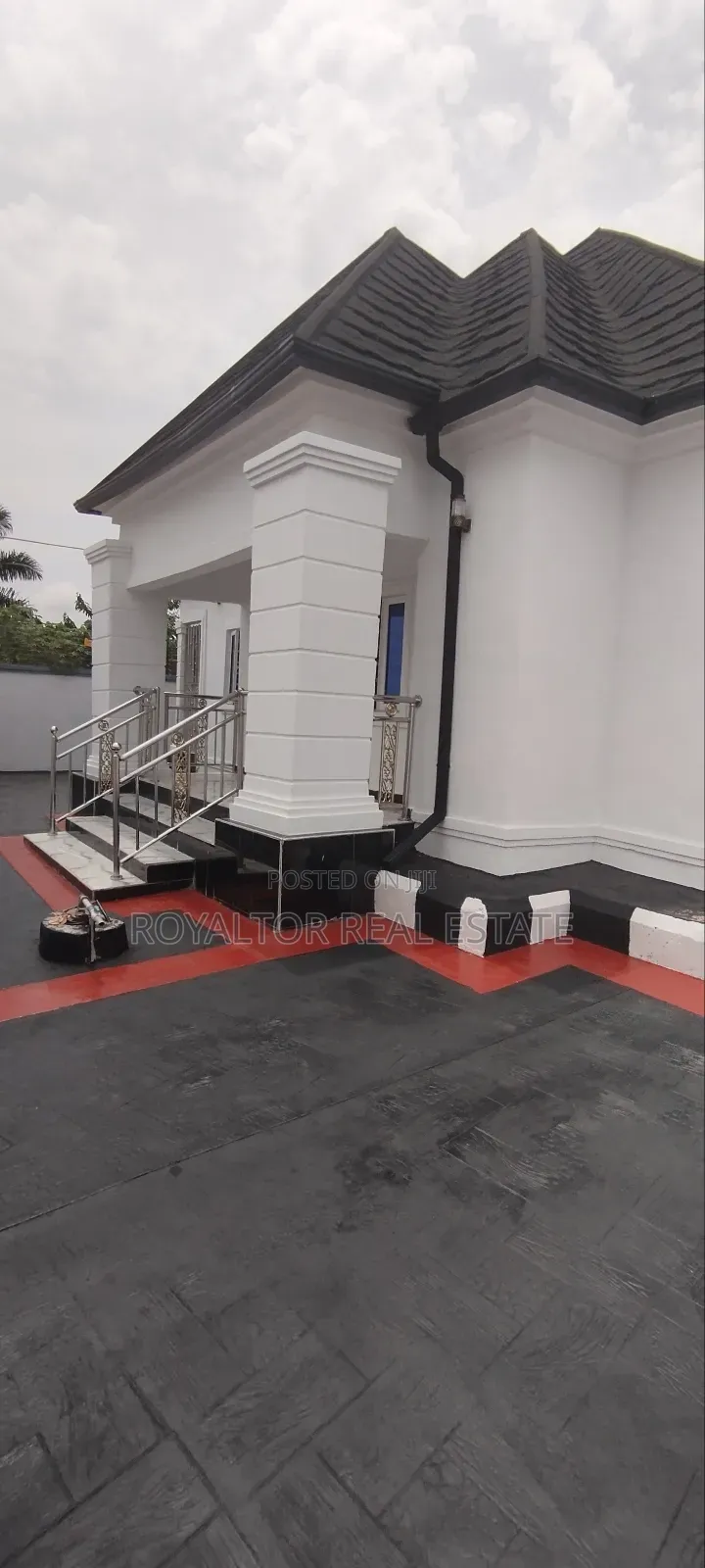 2bdrm Block of Flats in Royaltor Real Estate Benin City for sale