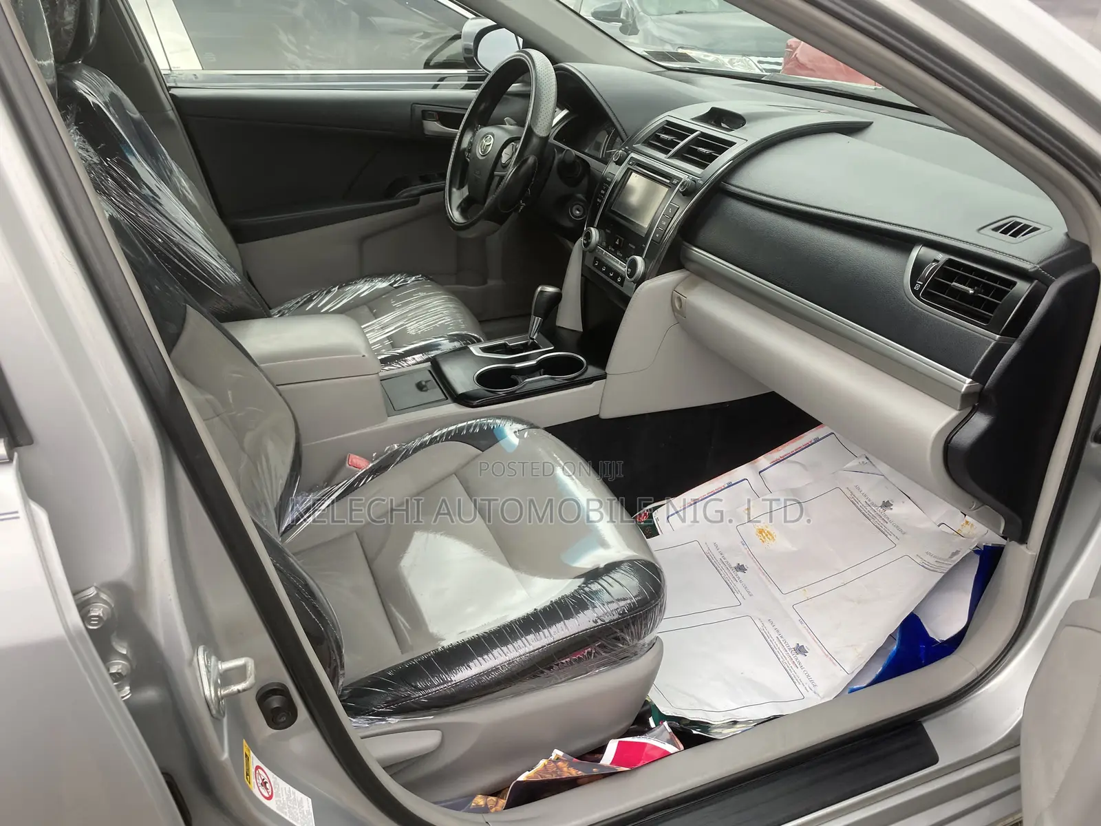 Toyota Camry LE 4dr Sedan (2.5L 4cyl 6A) 2012 Silver
