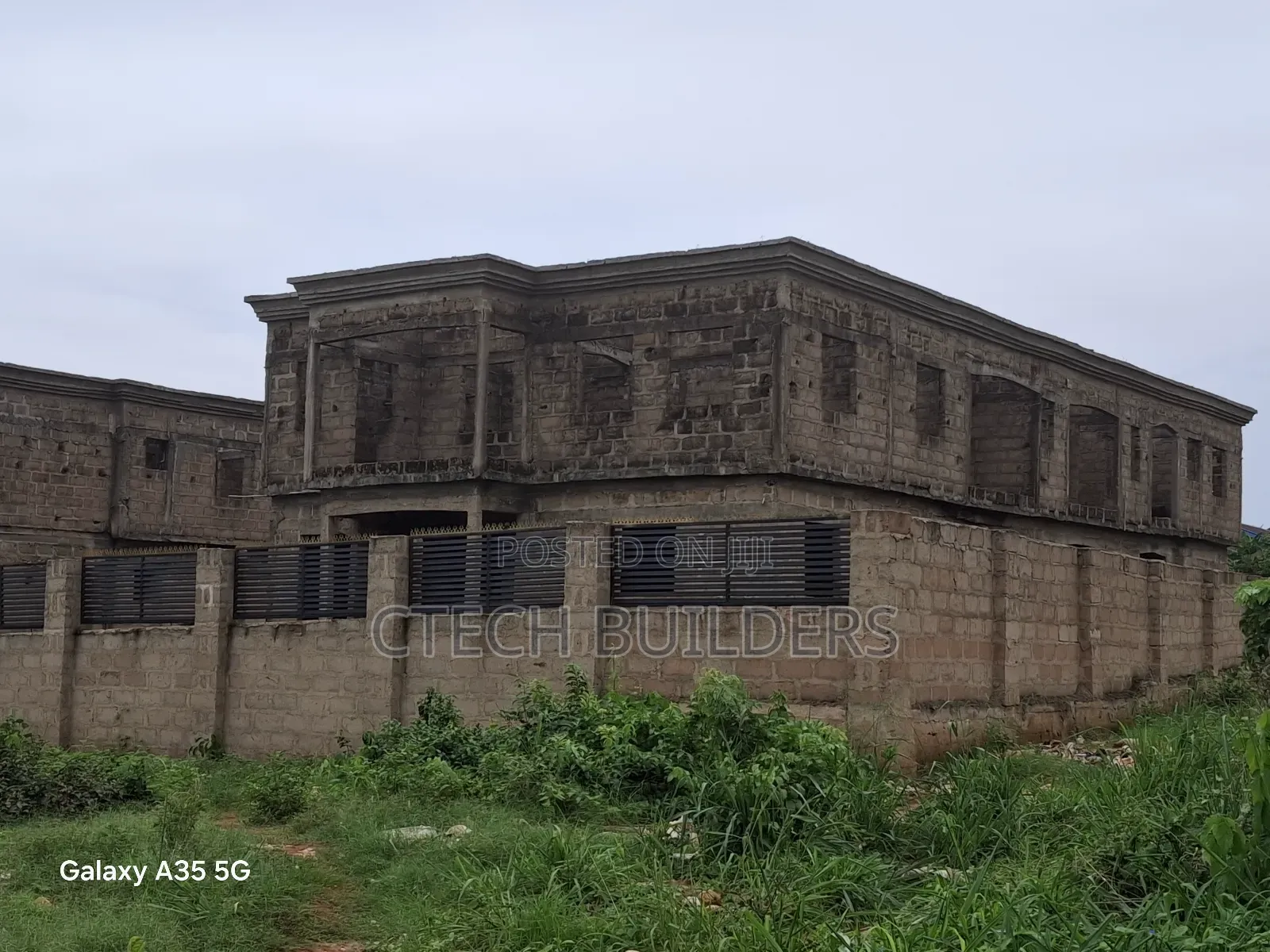 20bdrm Block of Flats in Benin City for sale